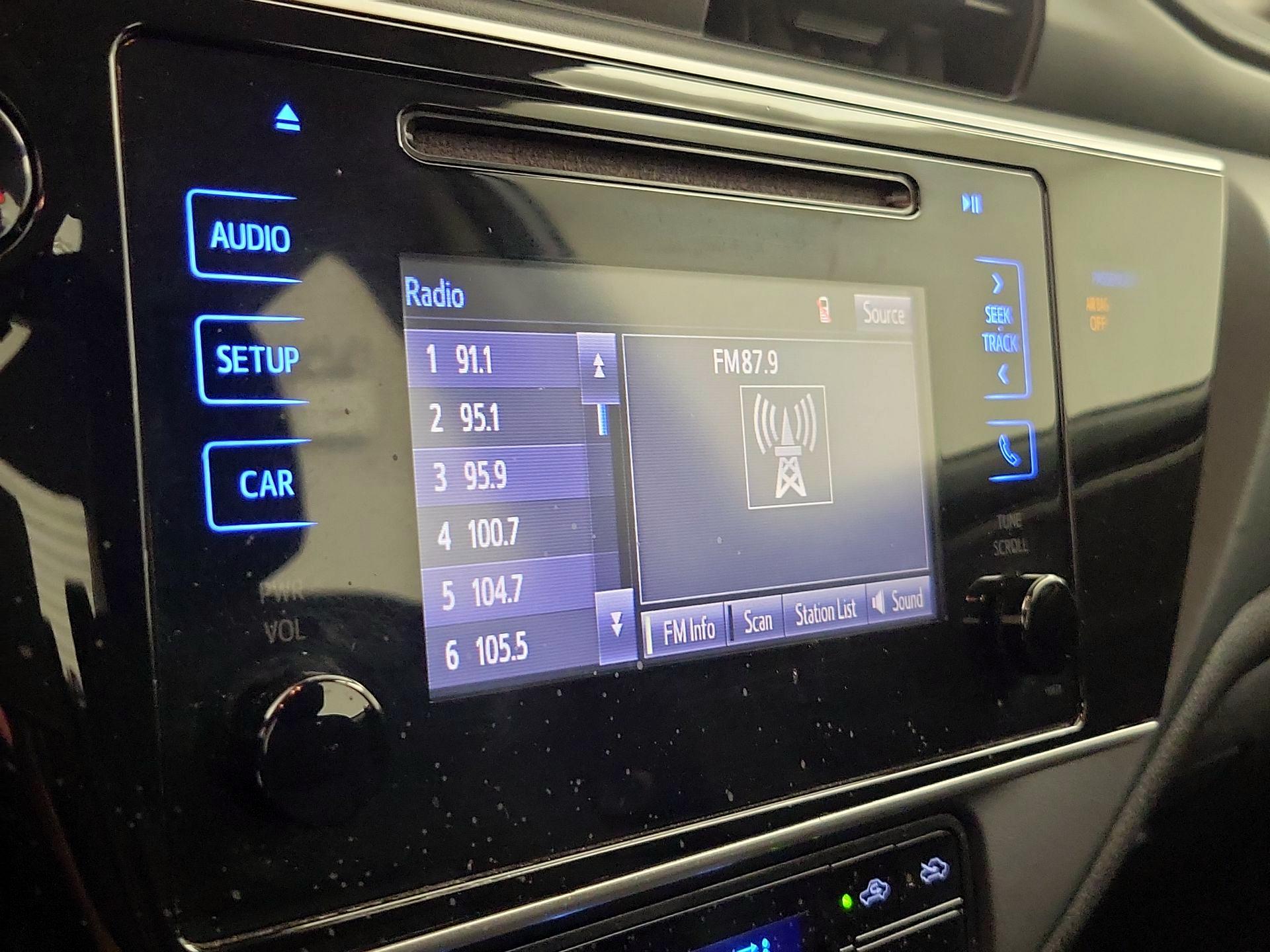 Thumbnail: 2018 Toyota Corolla - 15