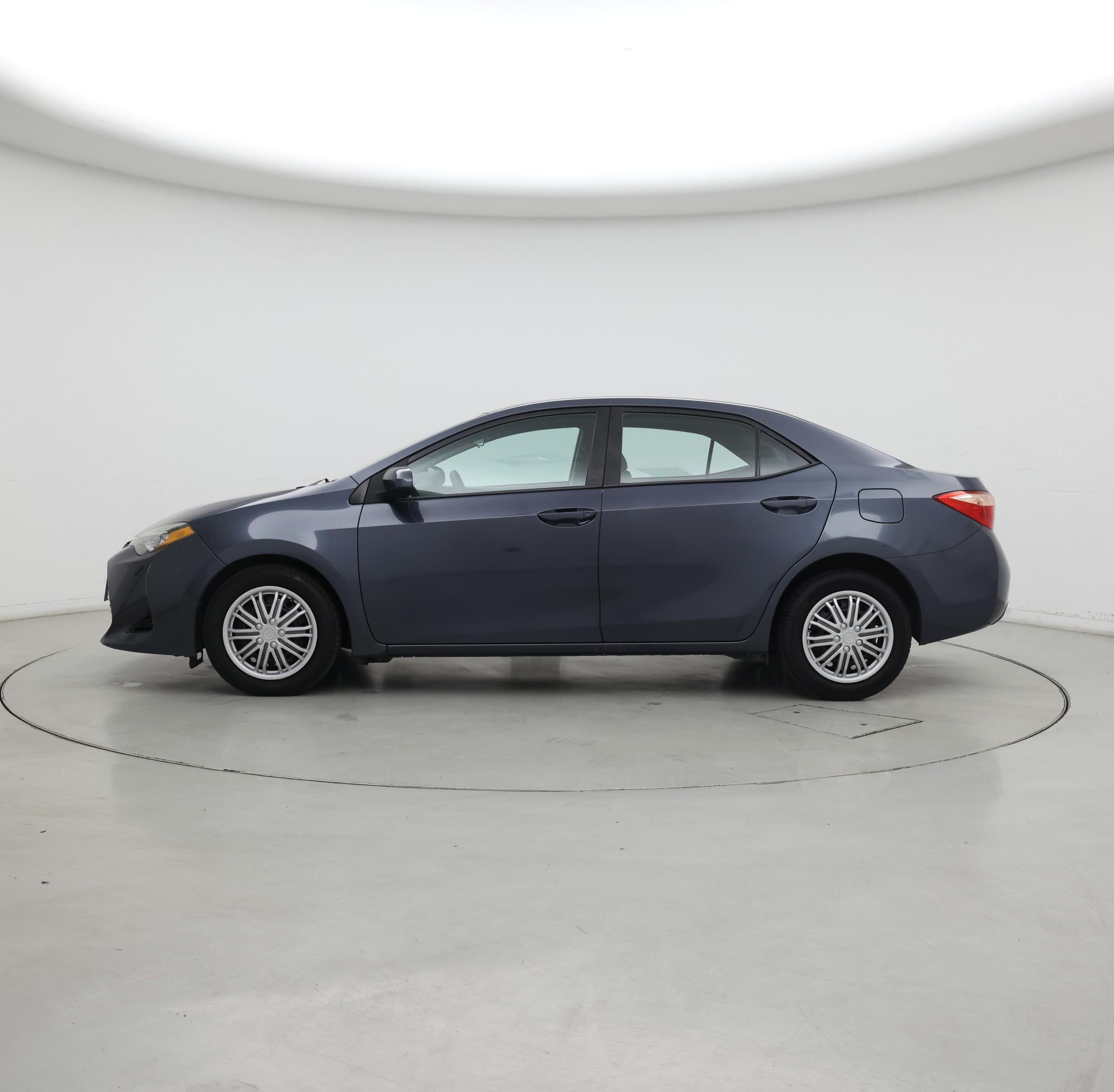 Thumbnail: 2018 Toyota Corolla - 3