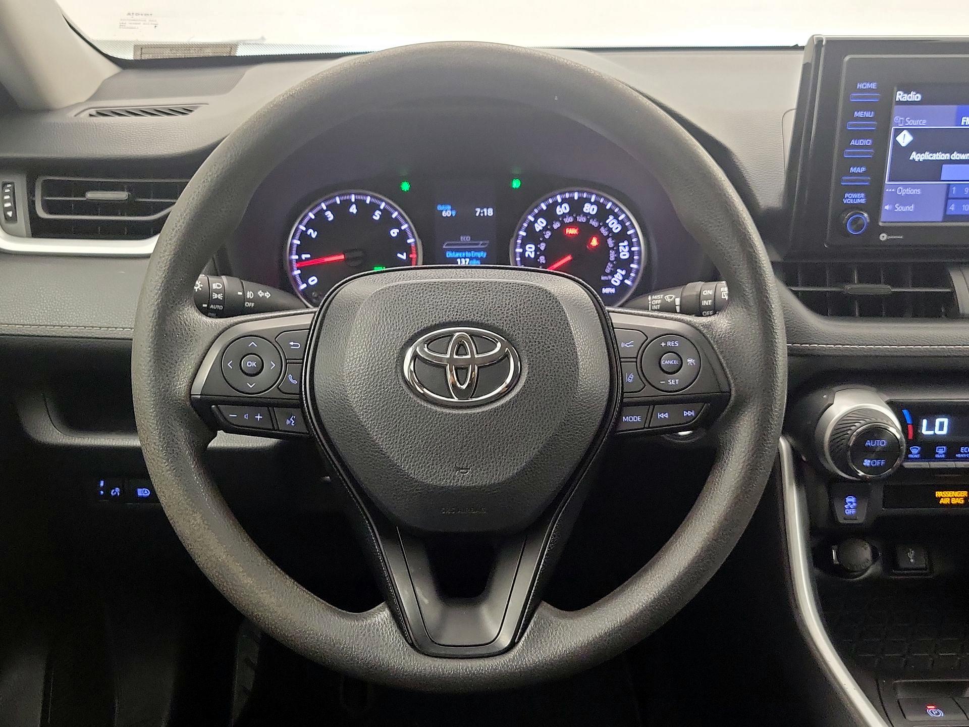 Thumbnail: 2021 Toyota RAV4 - 10