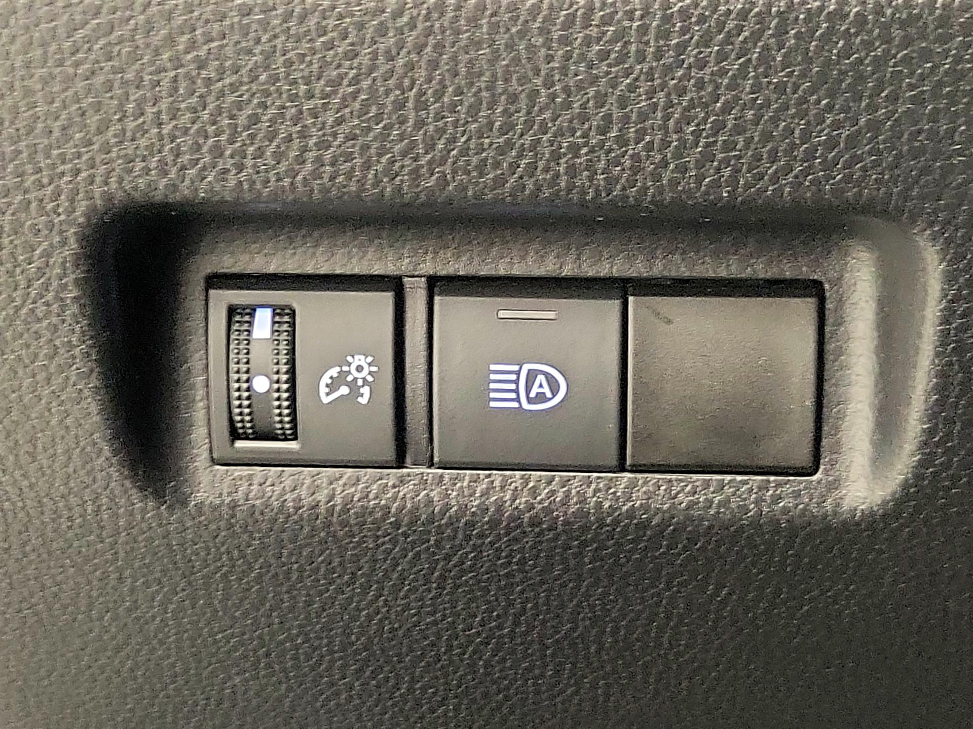 Thumbnail: 2021 Toyota RAV4 - 13