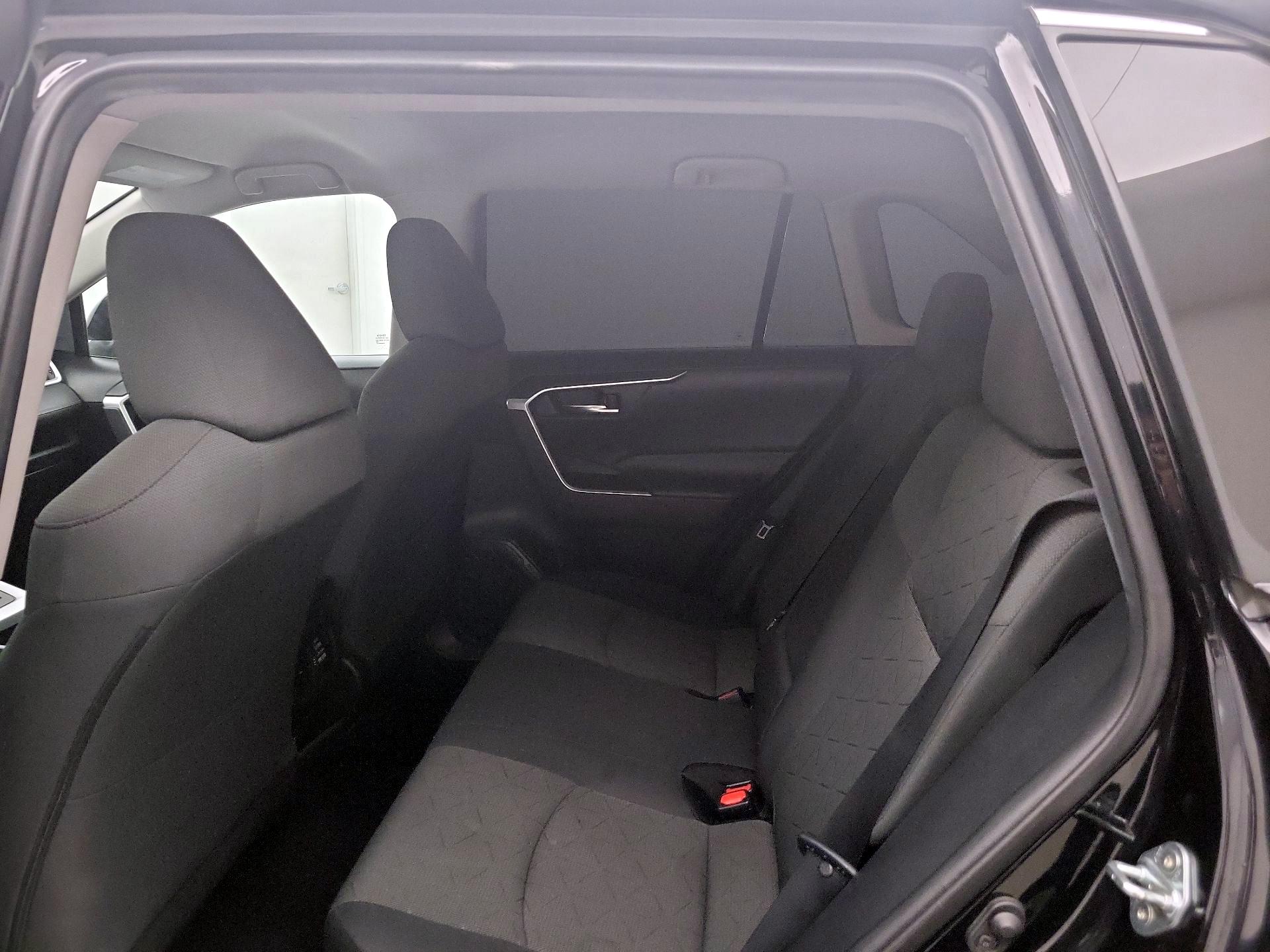 Thumbnail: 2021 Toyota RAV4 - 19