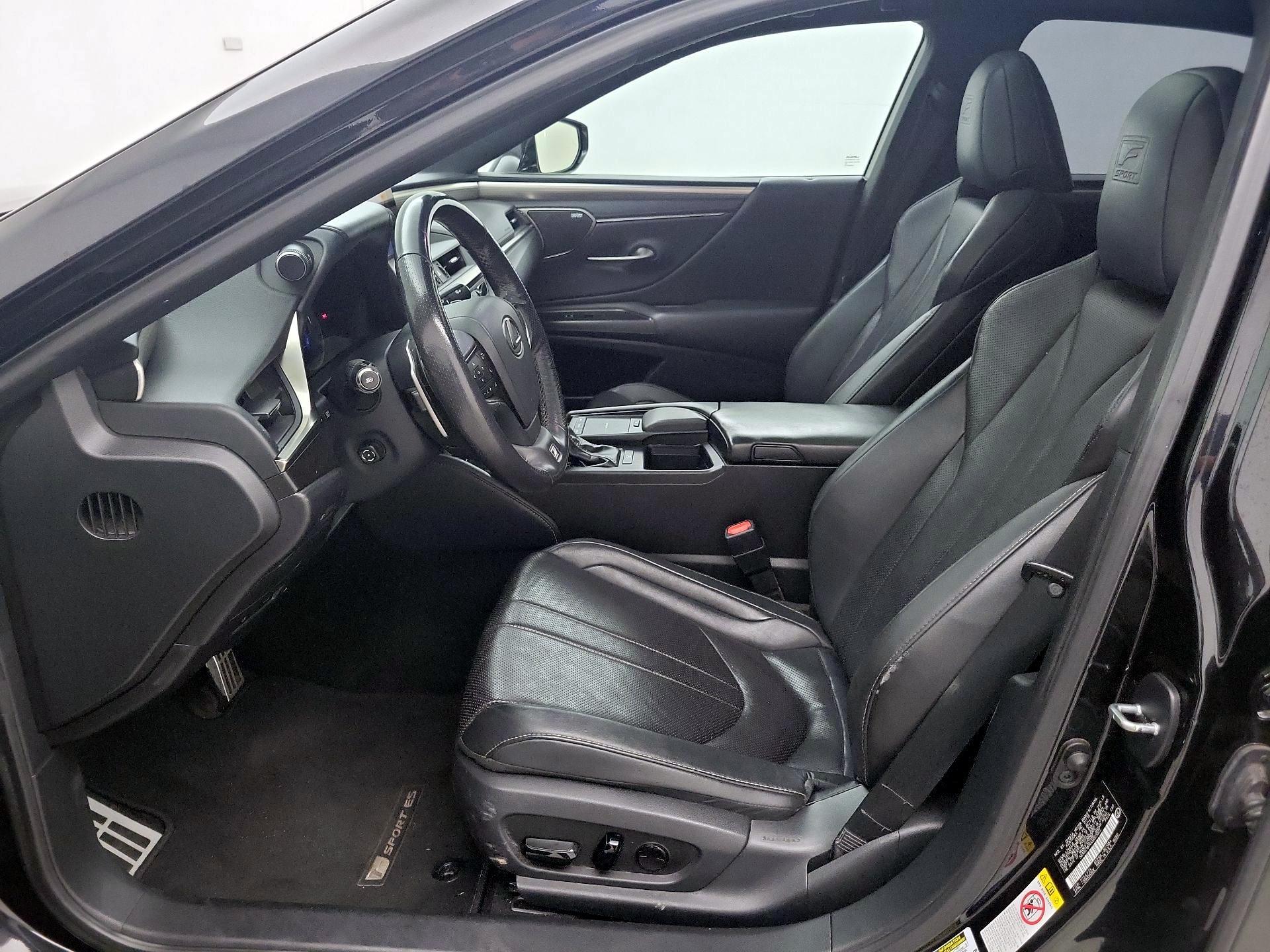 Thumbnail: 2019 Lexus ES - 11