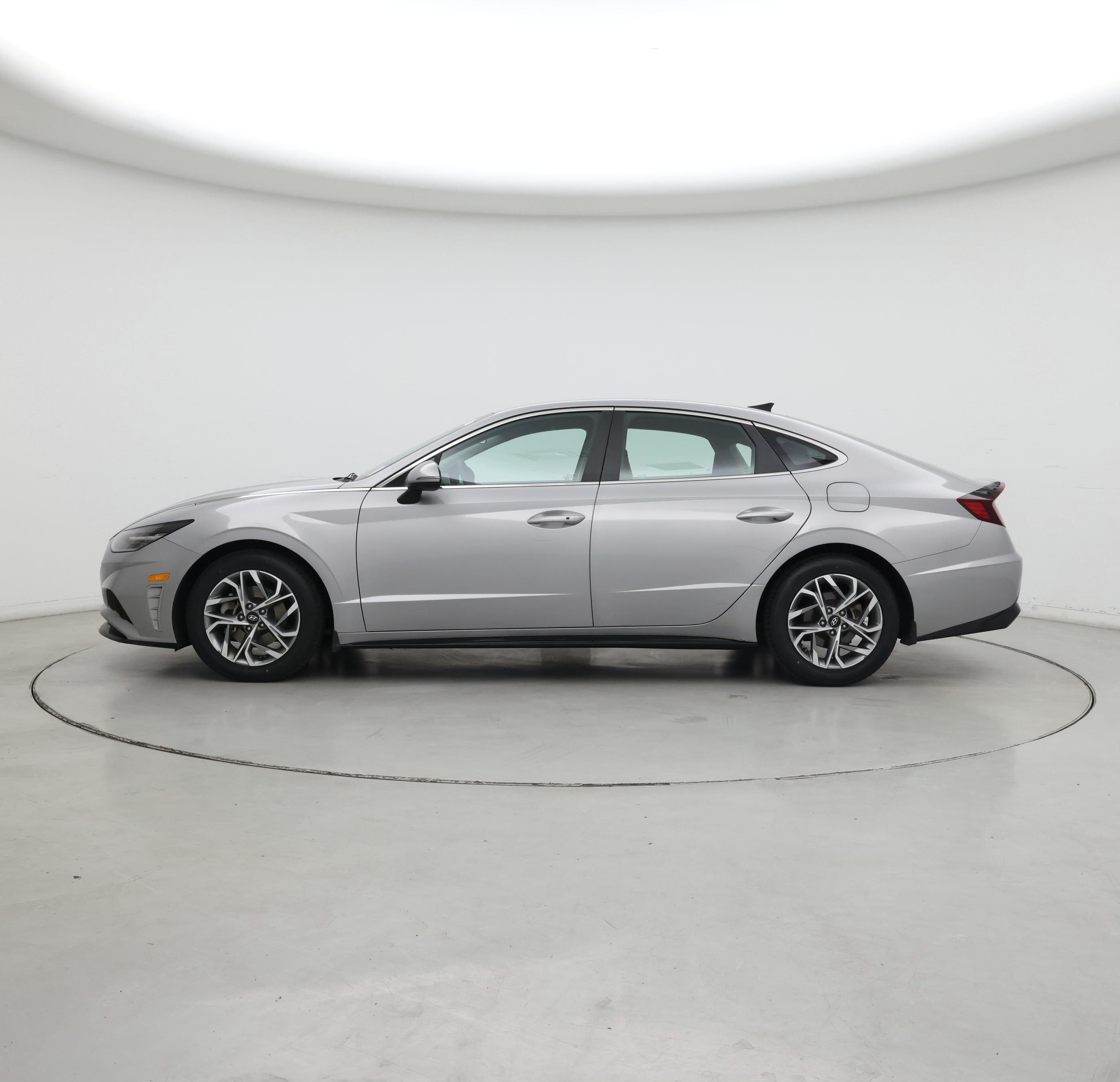 Thumbnail: 2023 Hyundai Sonata - 3