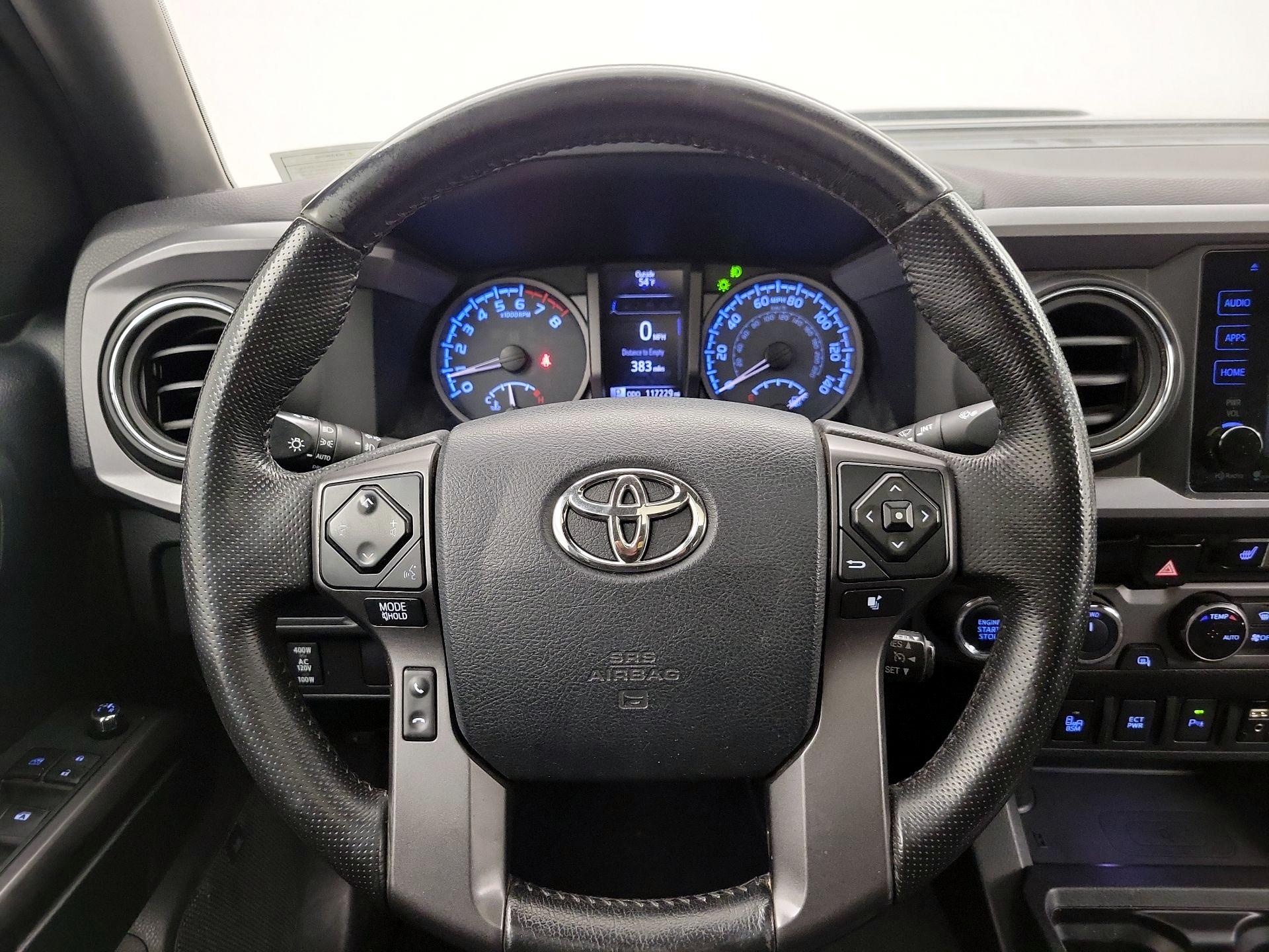 Thumbnail: 2016 Toyota Tacoma - 10