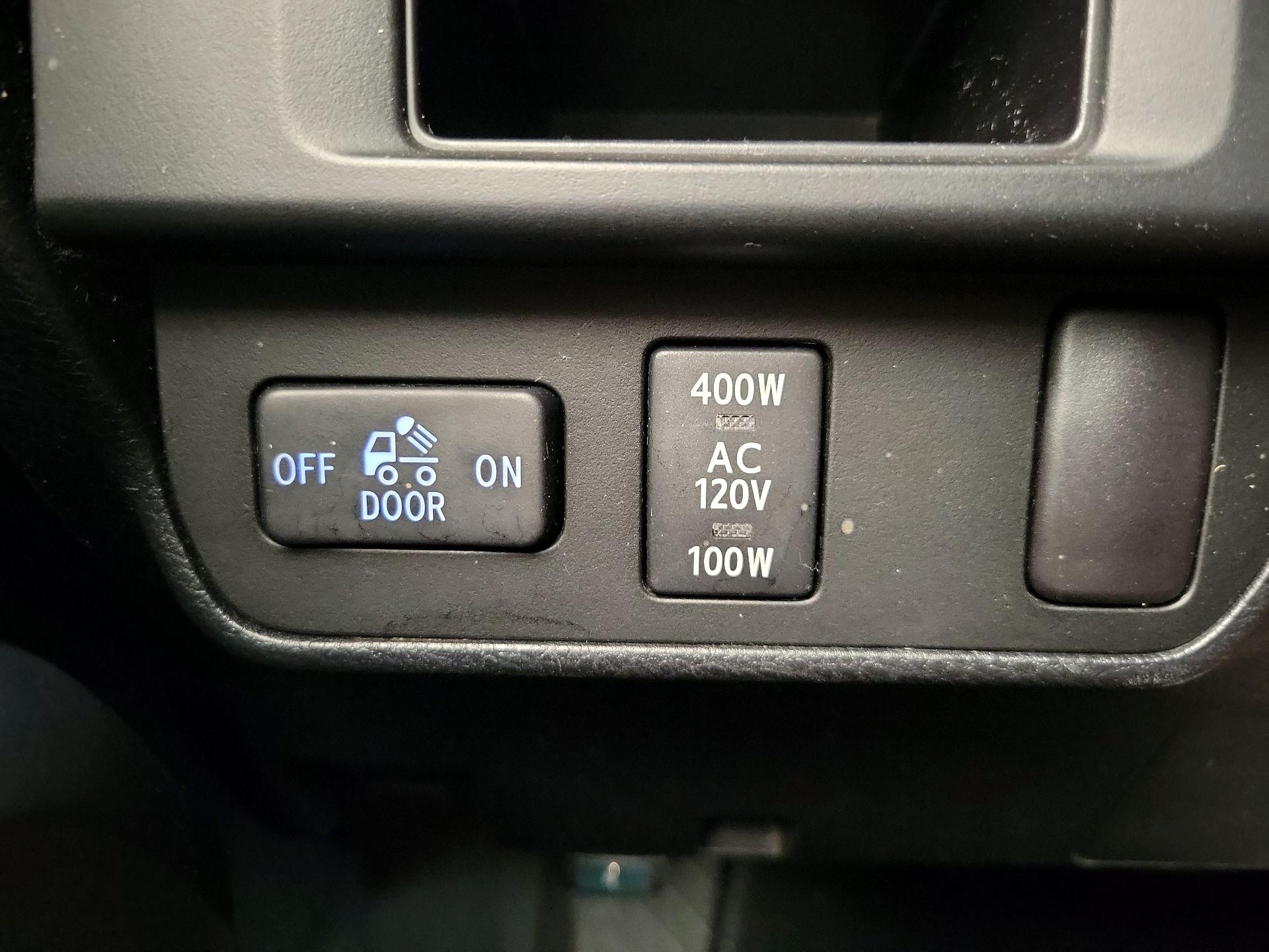 Thumbnail: 2016 Toyota Tacoma - 13