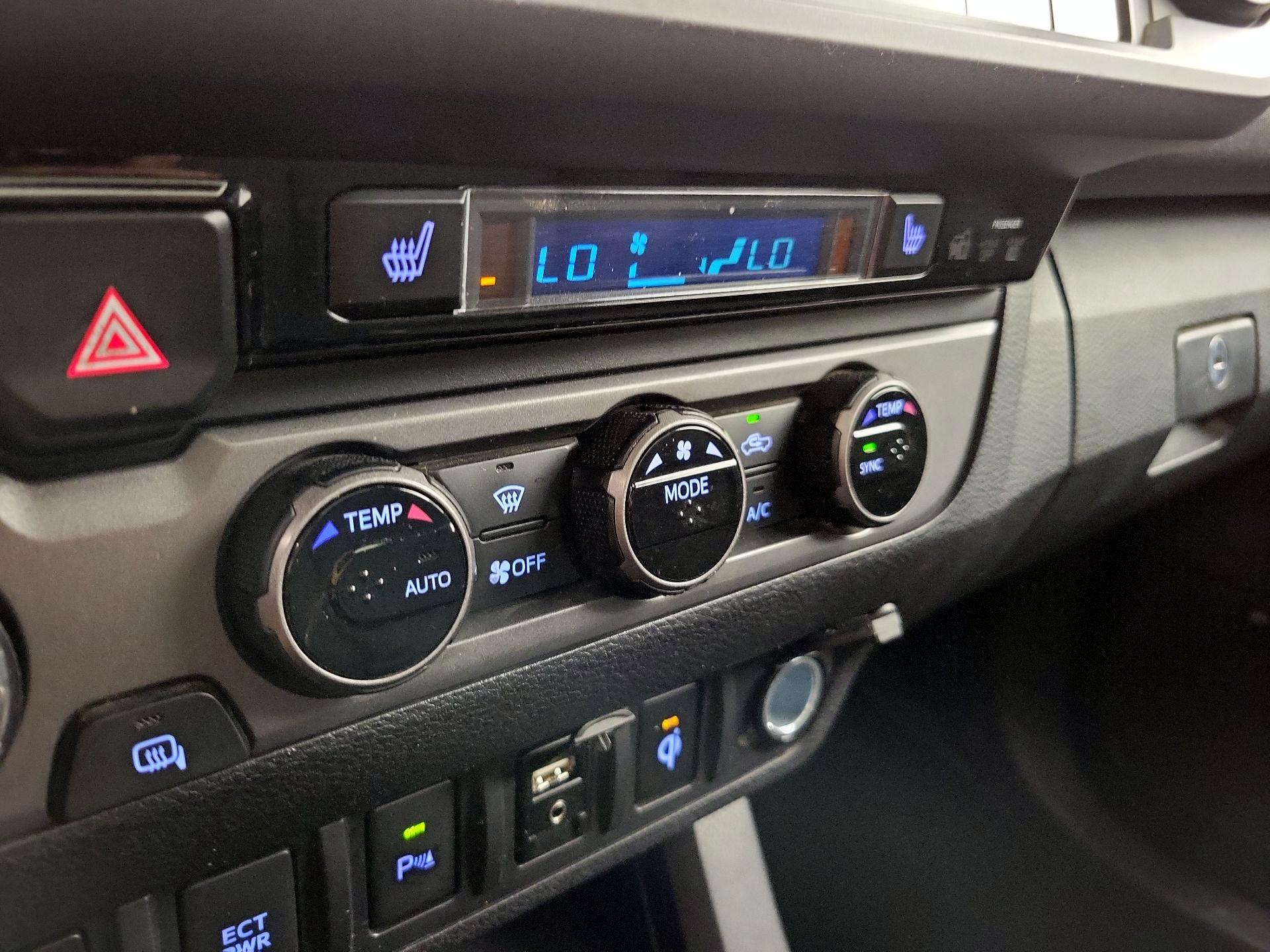 Thumbnail: 2016 Toyota Tacoma - 16