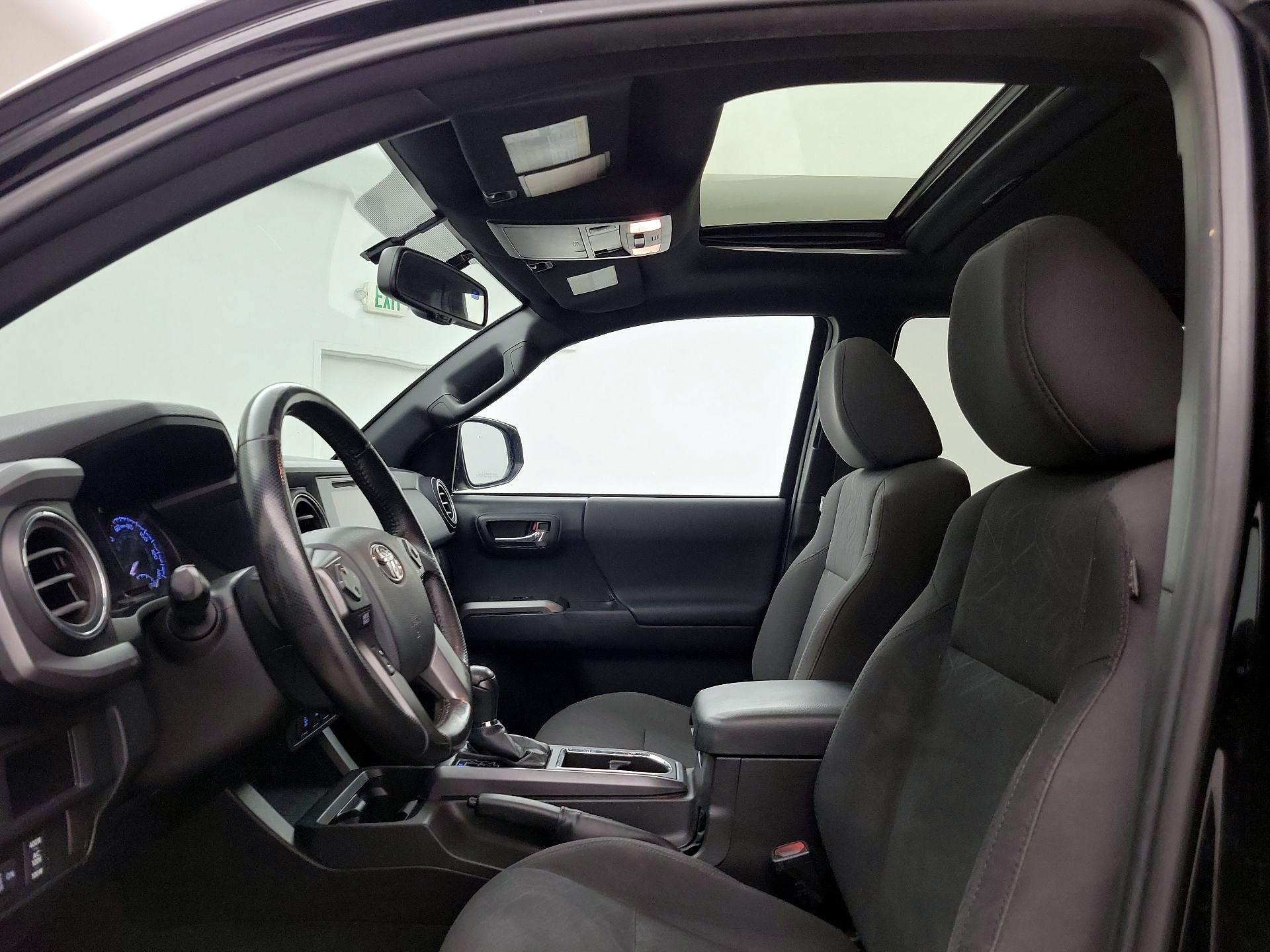 Thumbnail: 2016 Toyota Tacoma - 19