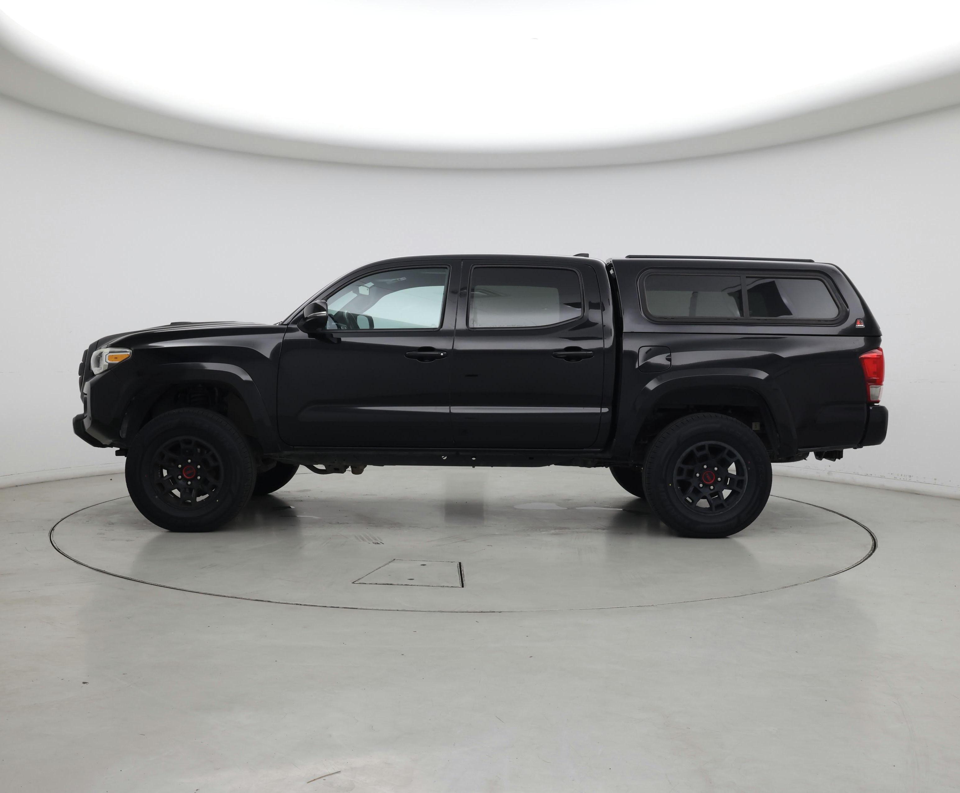 Thumbnail: 2016 Toyota Tacoma - 3