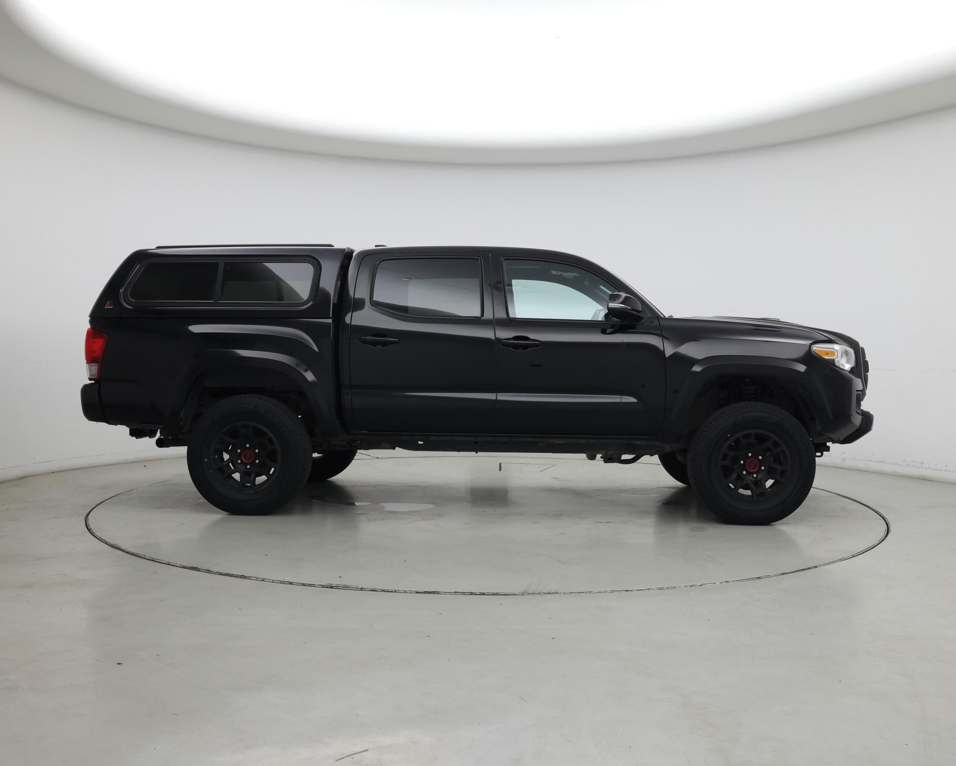 Thumbnail: 2016 Toyota Tacoma - 7