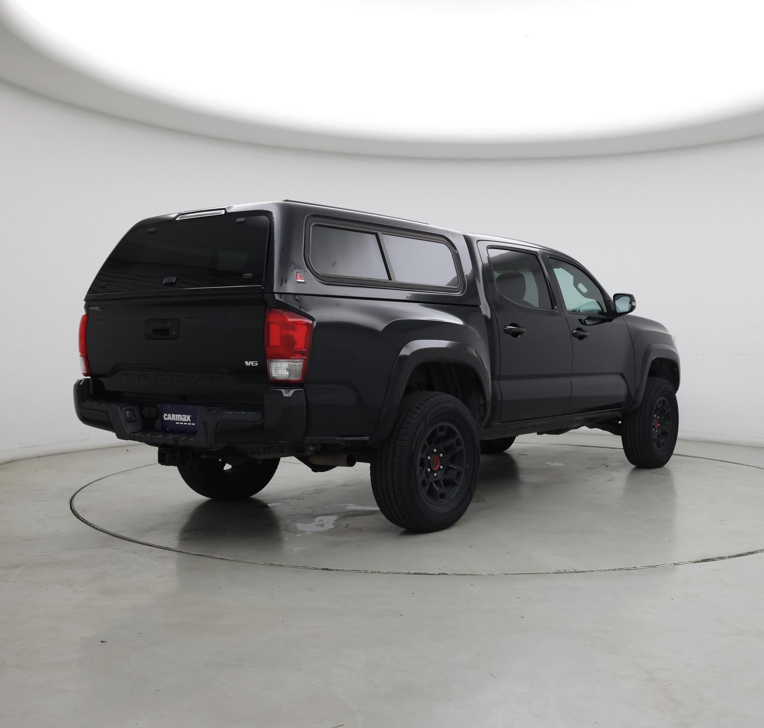 Thumbnail: 2016 Toyota Tacoma - 8