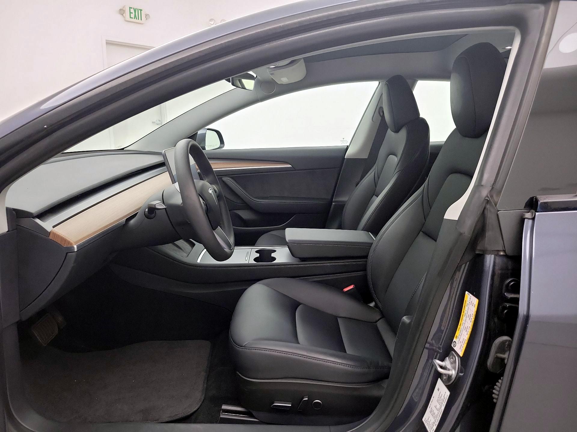 Thumbnail: 2023 Tesla Model 3 - 11