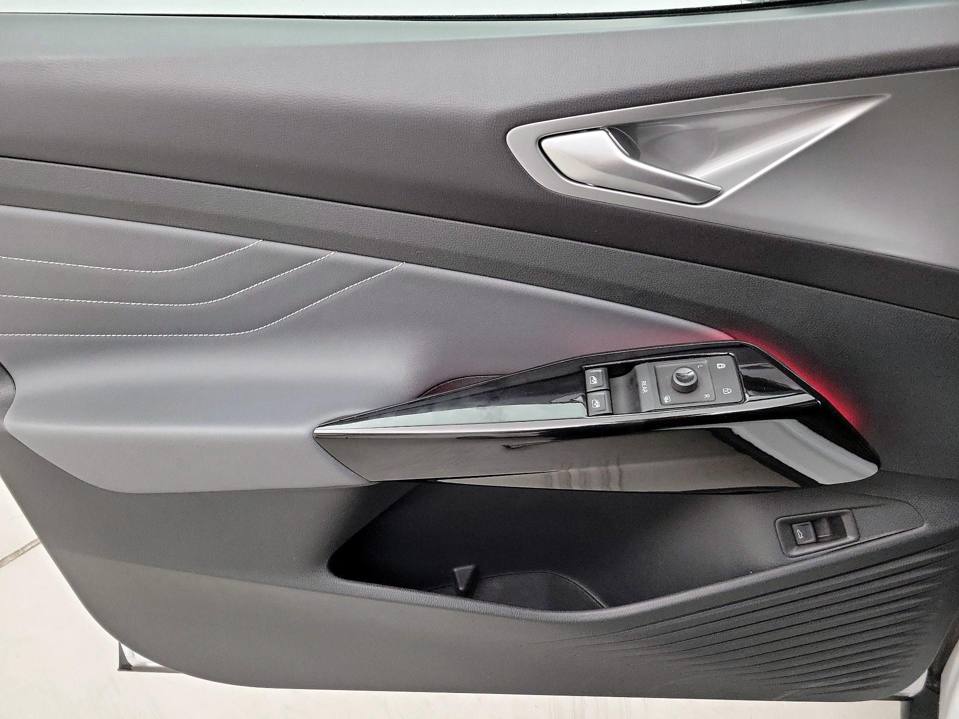 Thumbnail: 2023 Volkswagen ID.4 - 12