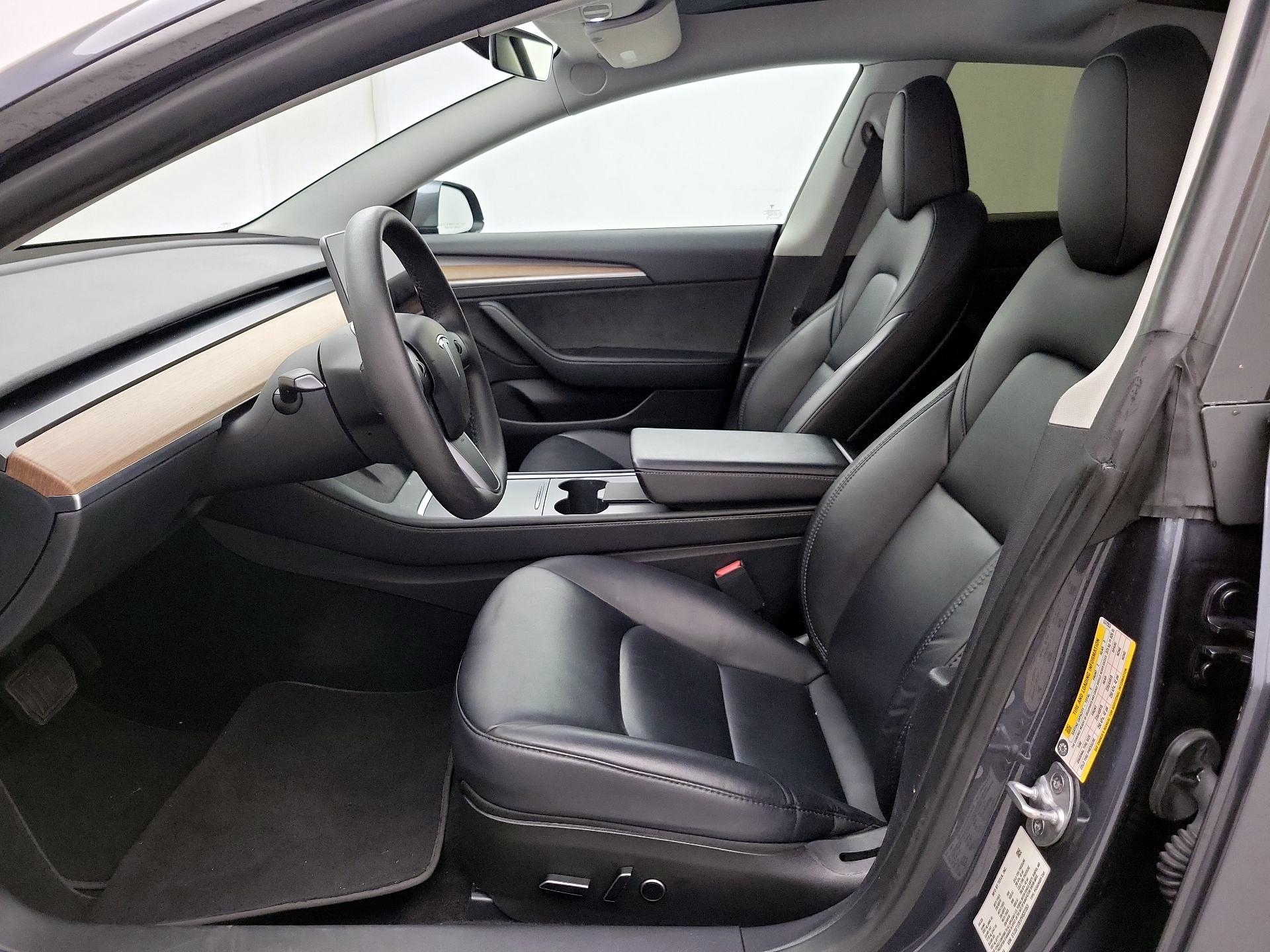 Thumbnail: 2023 Tesla Model 3 - 11