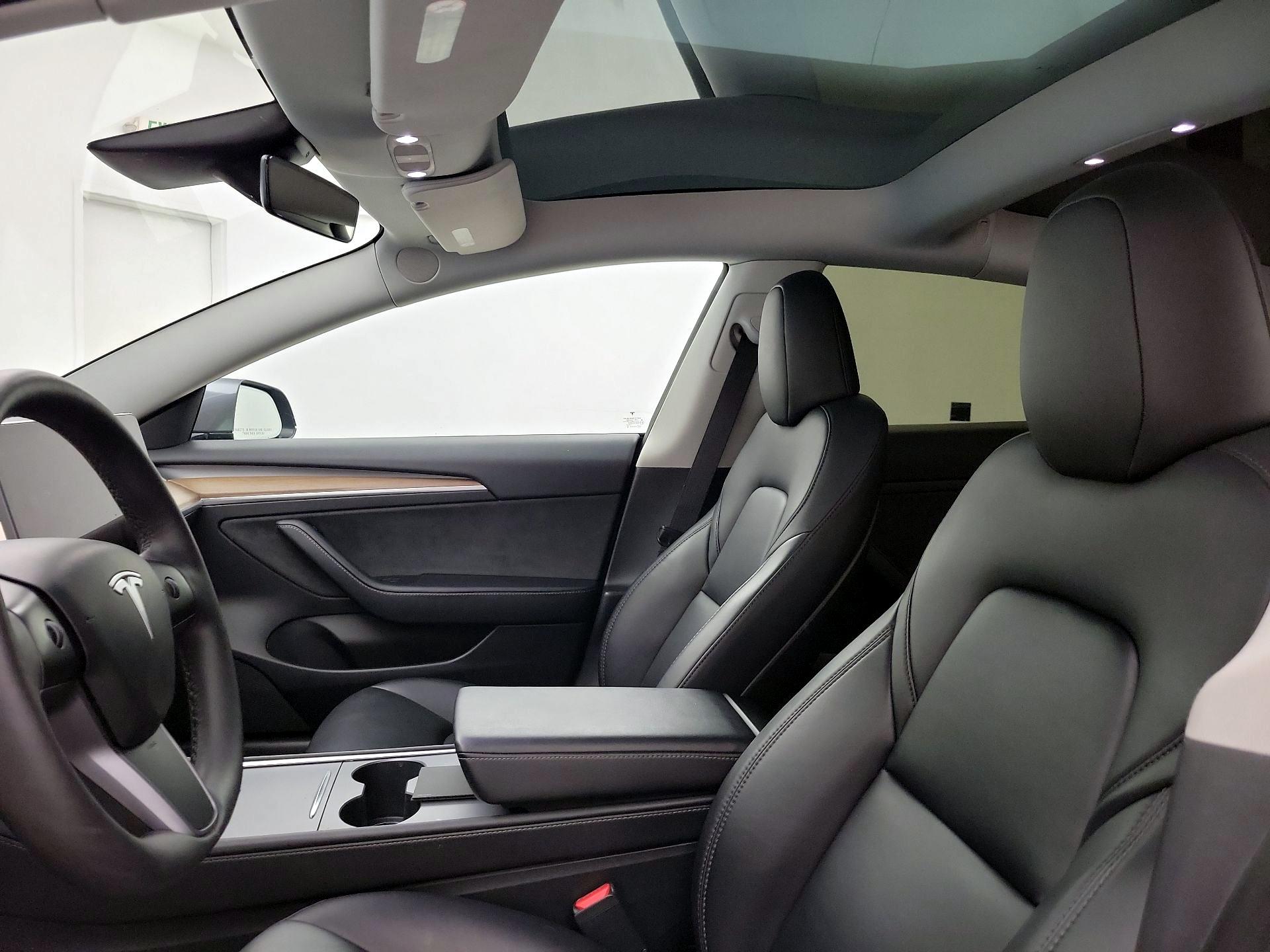 Thumbnail: 2023 Tesla Model 3 - 18