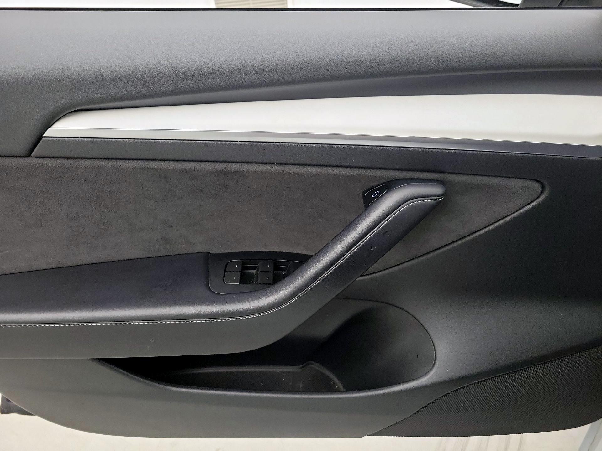 Thumbnail: 2023 Tesla Model 3 - 12