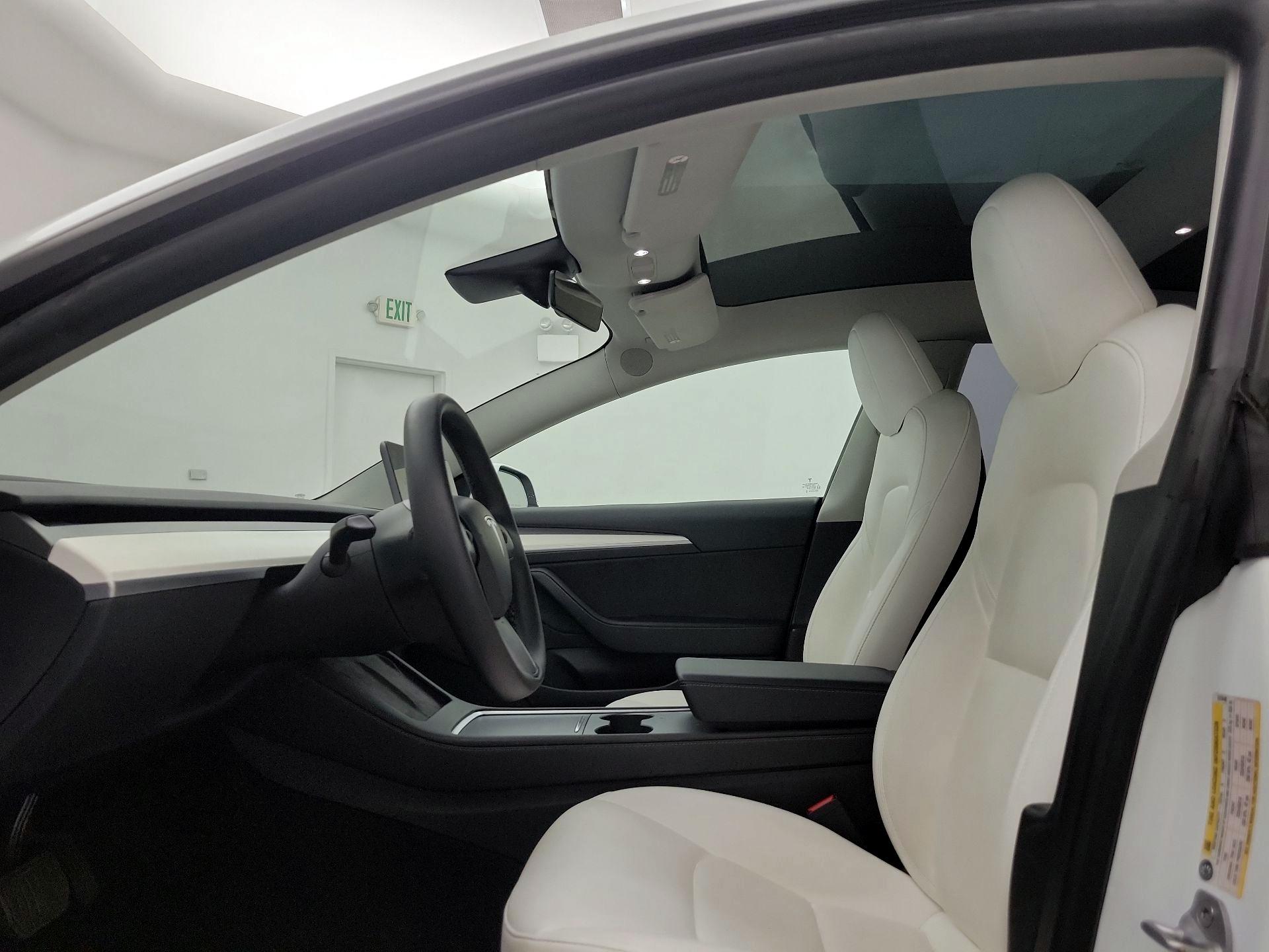 Thumbnail: 2023 Tesla Model 3 - 19