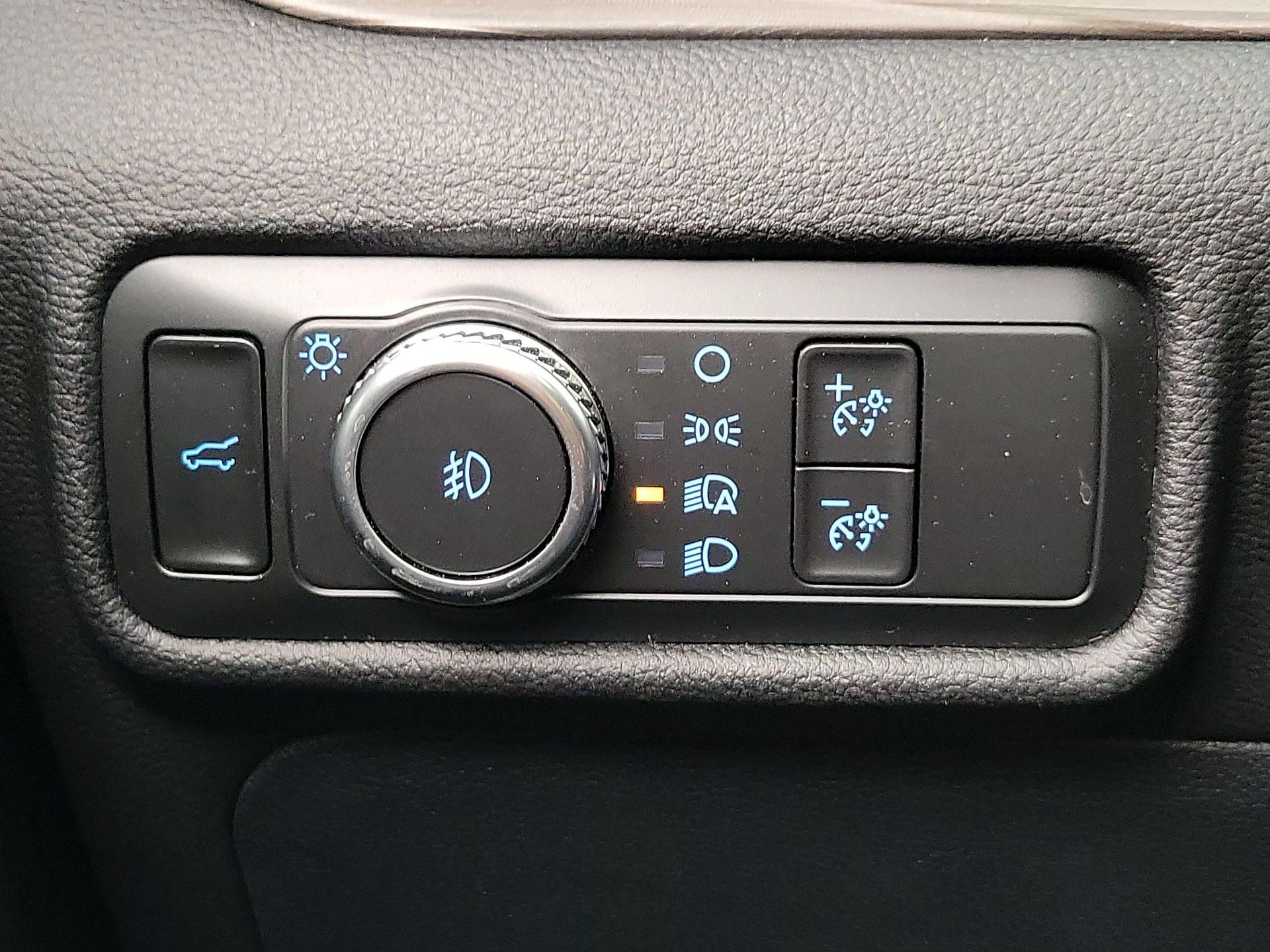 Thumbnail: 2021 Ford Explorer - 13