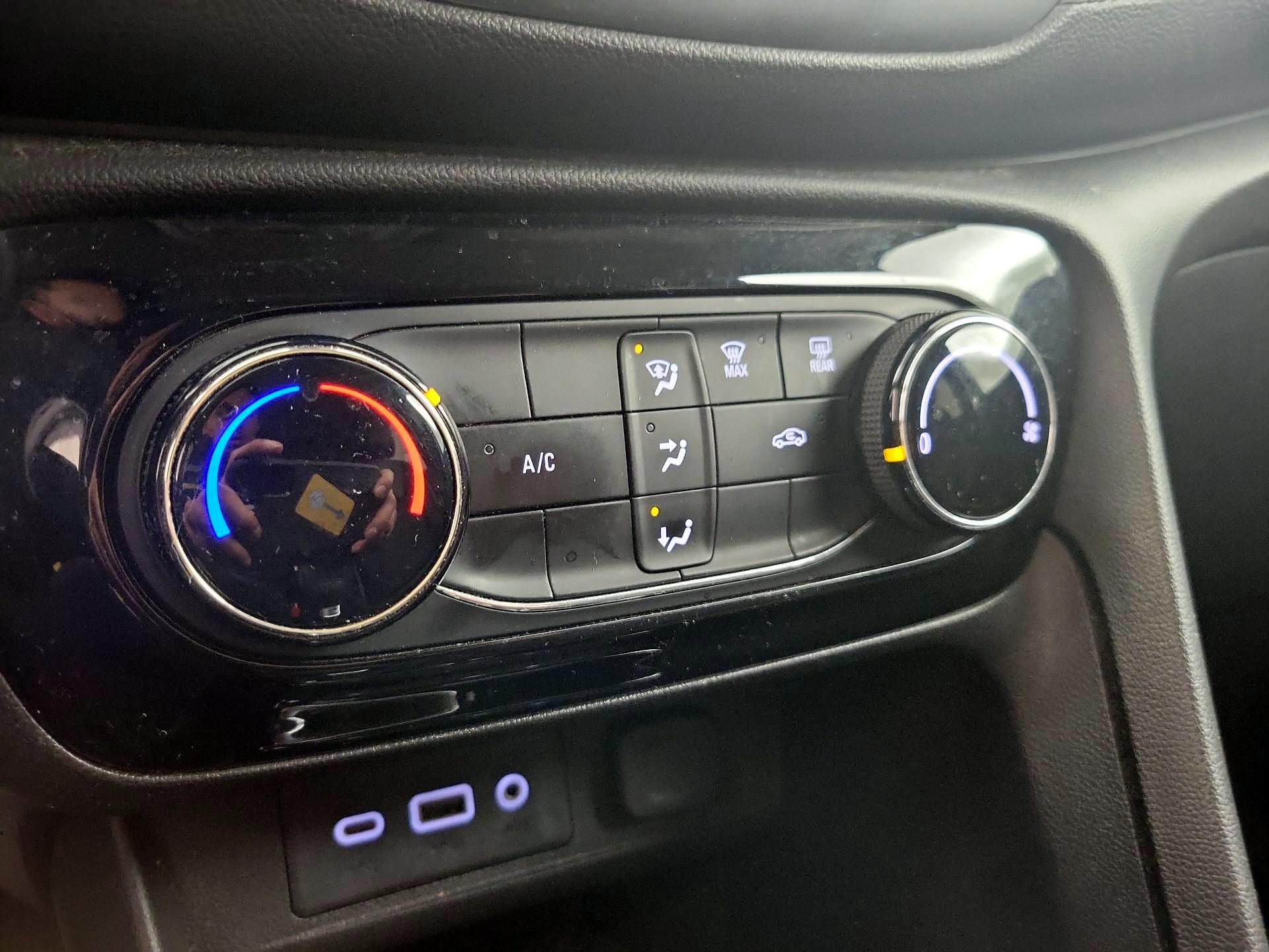 Thumbnail: 2020 Buick Encore GX - 16