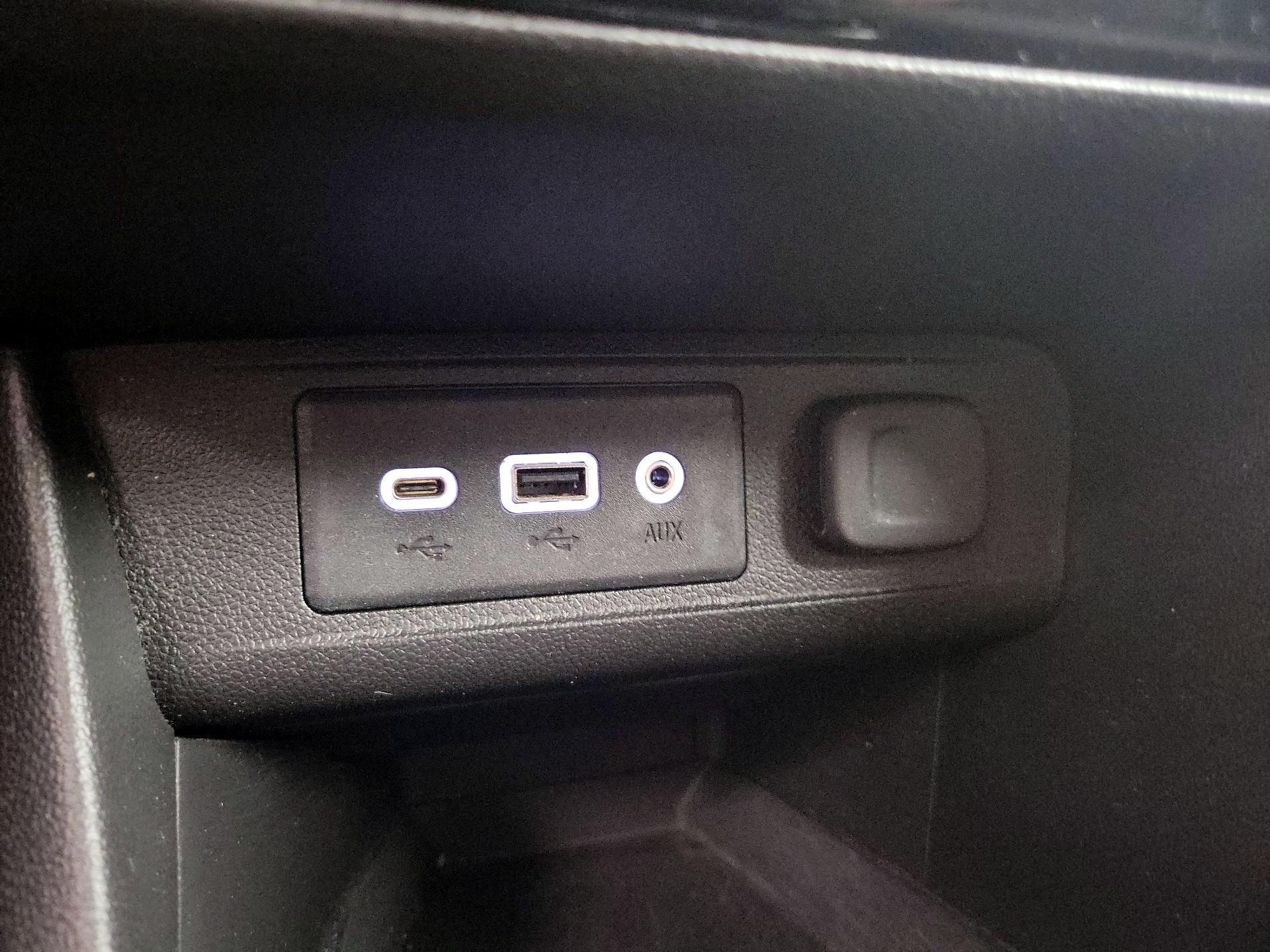 Thumbnail: 2020 Buick Encore GX - 18