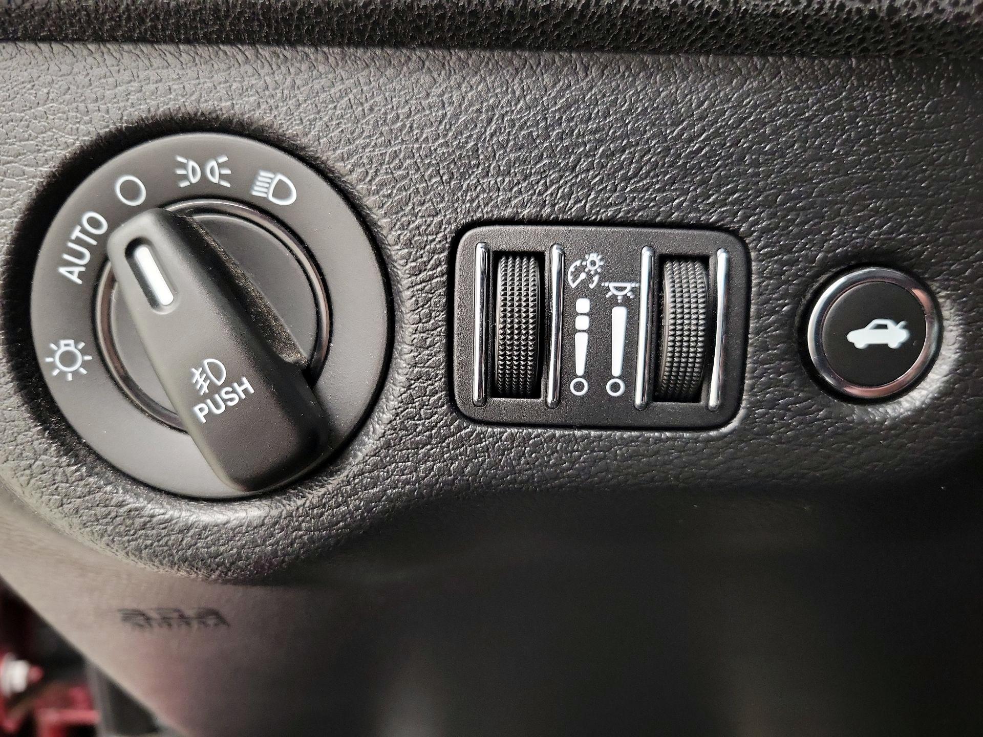 Thumbnail: 2017 Dodge Charger - 13