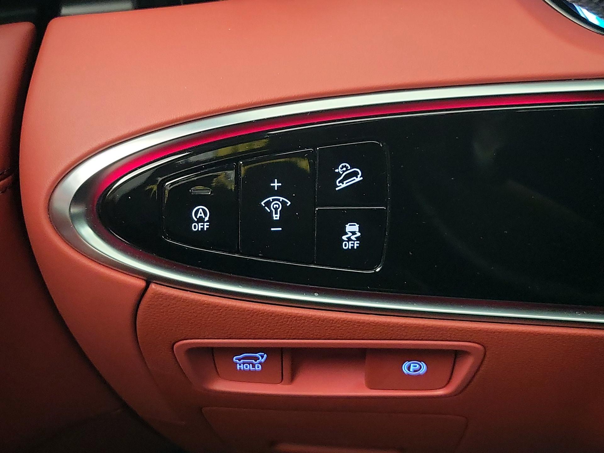 Thumbnail: 2023 Genesis GV70 - 13