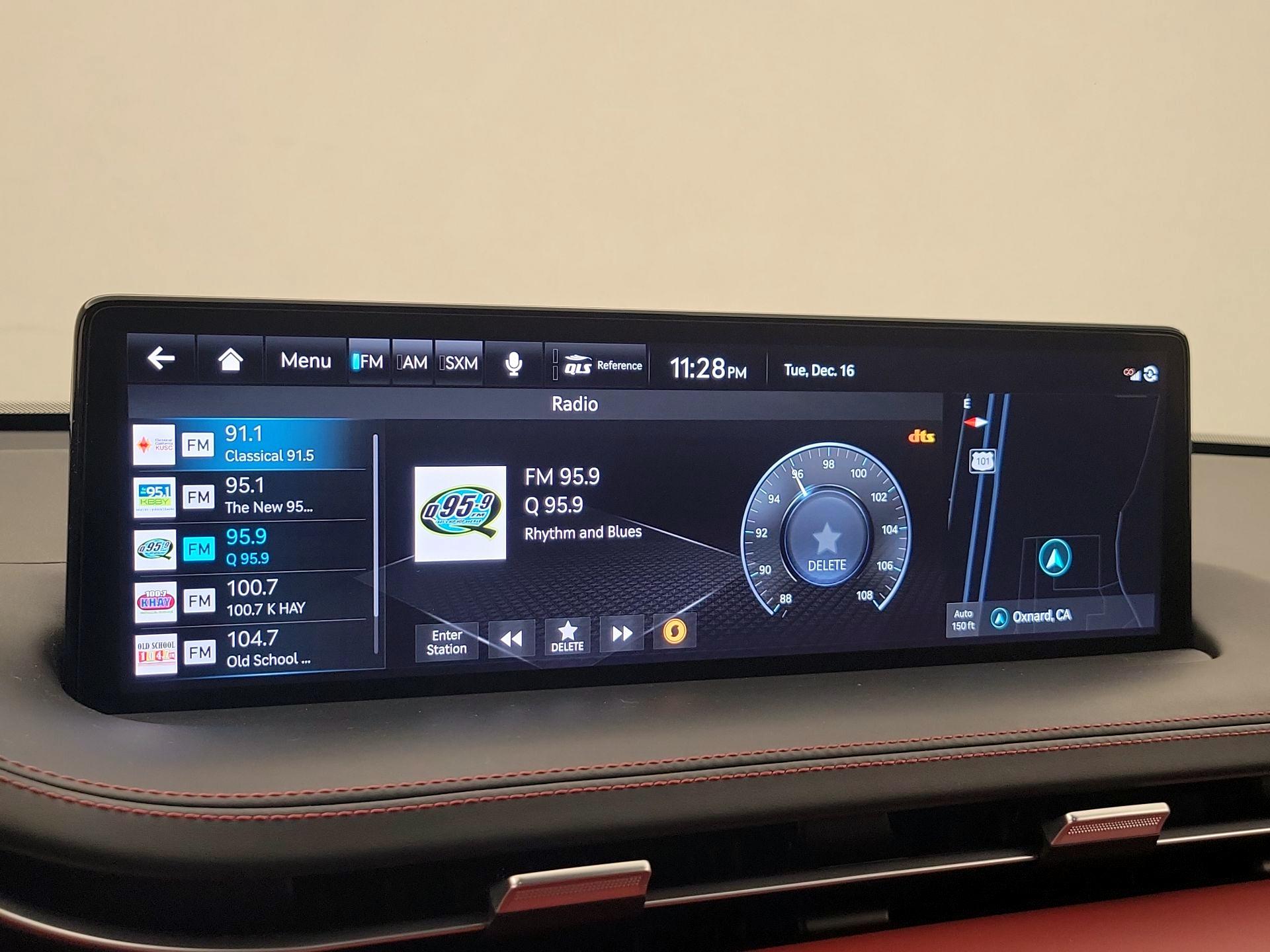 Thumbnail: 2023 Genesis GV70 - 16