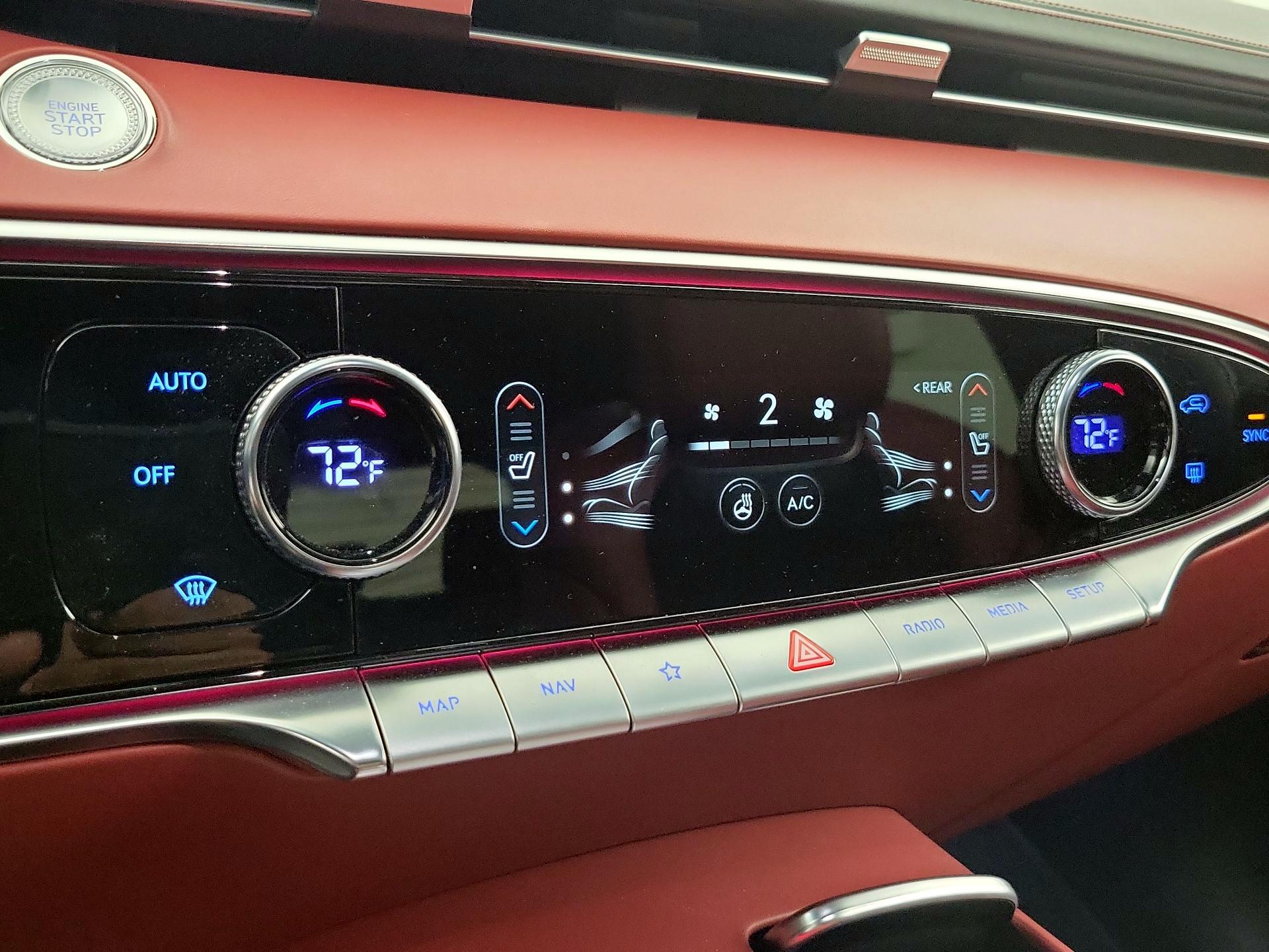 Thumbnail: 2023 Genesis GV70 - 17