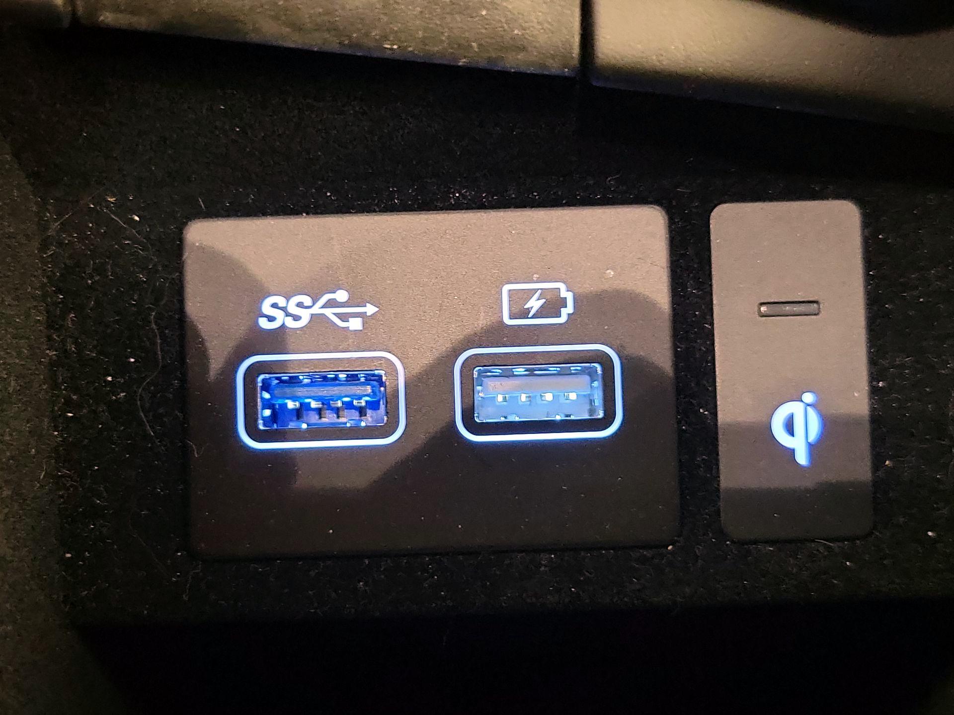 Thumbnail: 2023 Genesis GV70 - 19