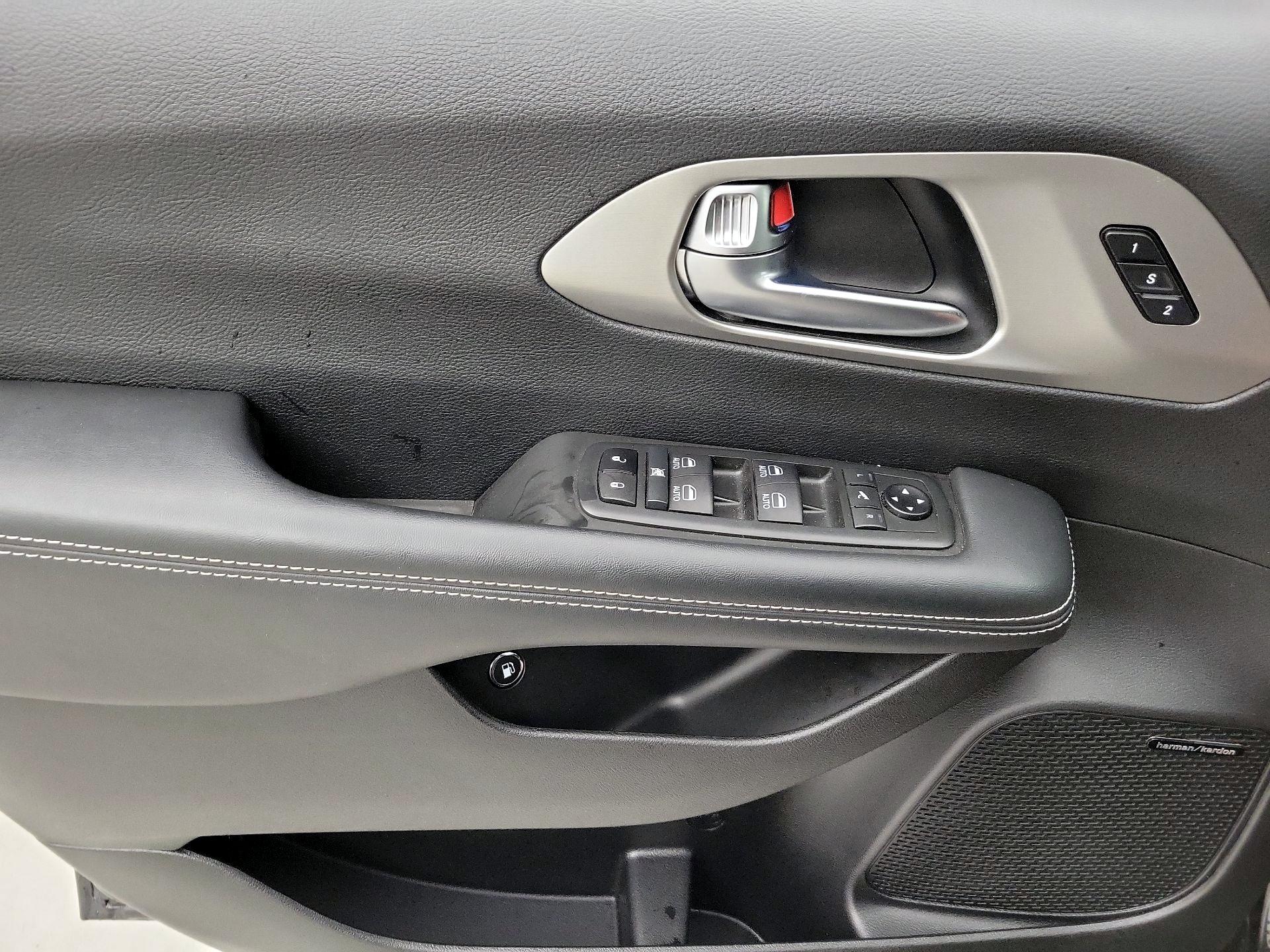 Thumbnail: 2021 Chrysler Pacifica - 12