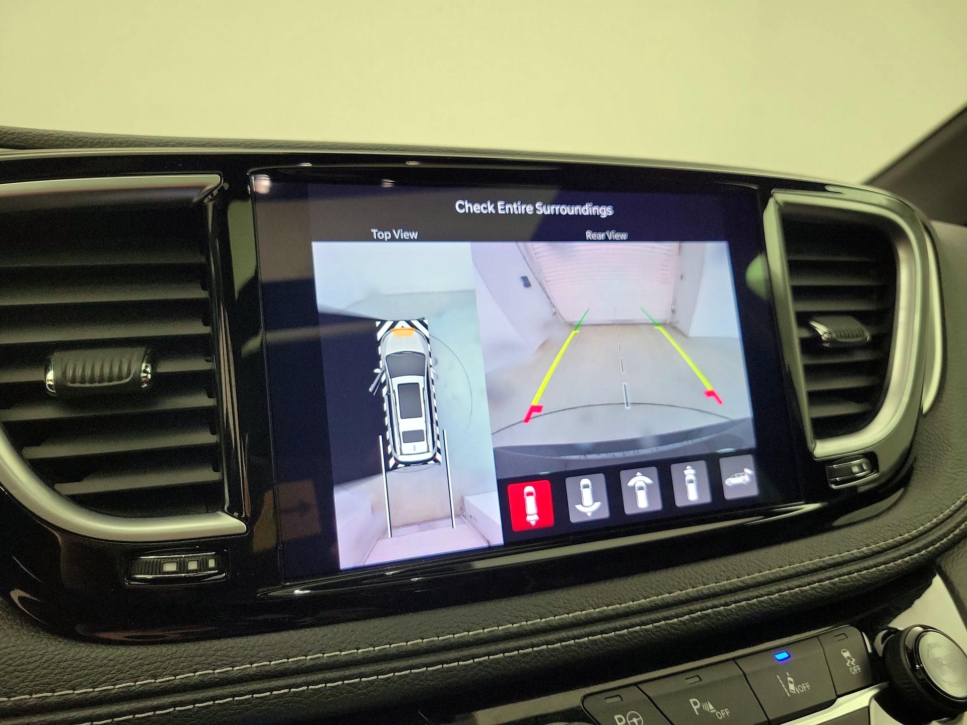 Thumbnail: 2021 Chrysler Pacifica - 15