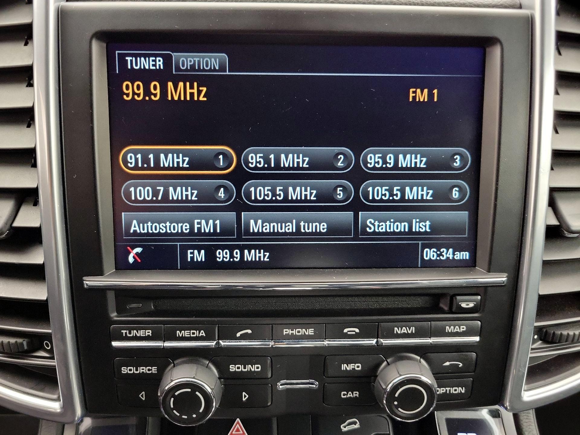 Thumbnail: 2015 Porsche Cayenne - 16