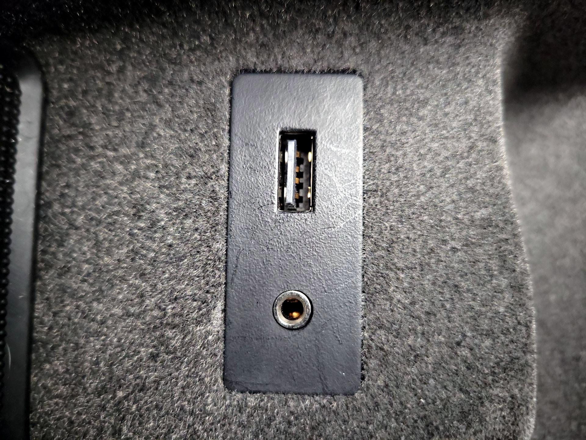 Thumbnail: 2015 Porsche Cayenne - 19