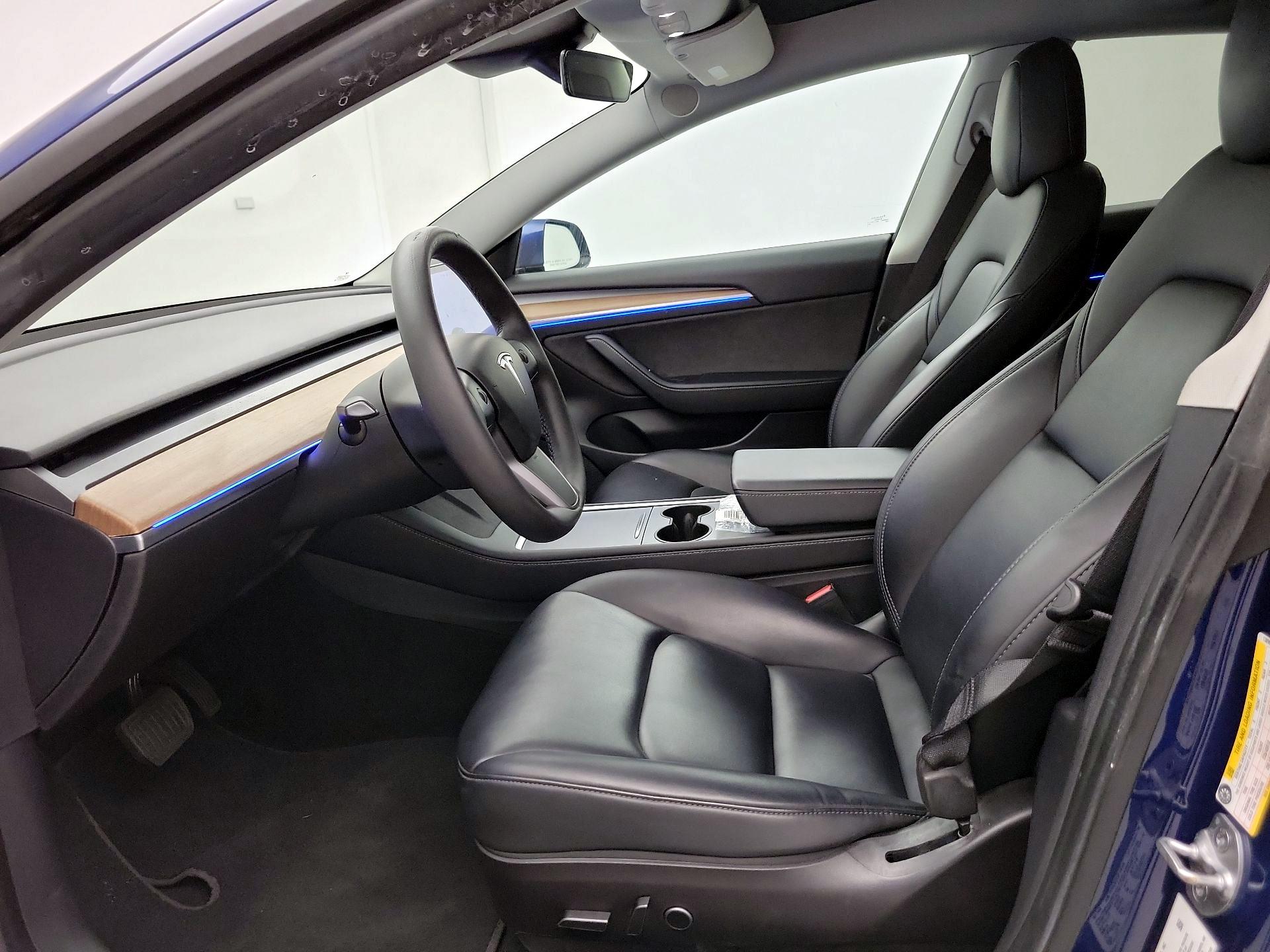 Thumbnail: 2022 Tesla Model 3 - 11