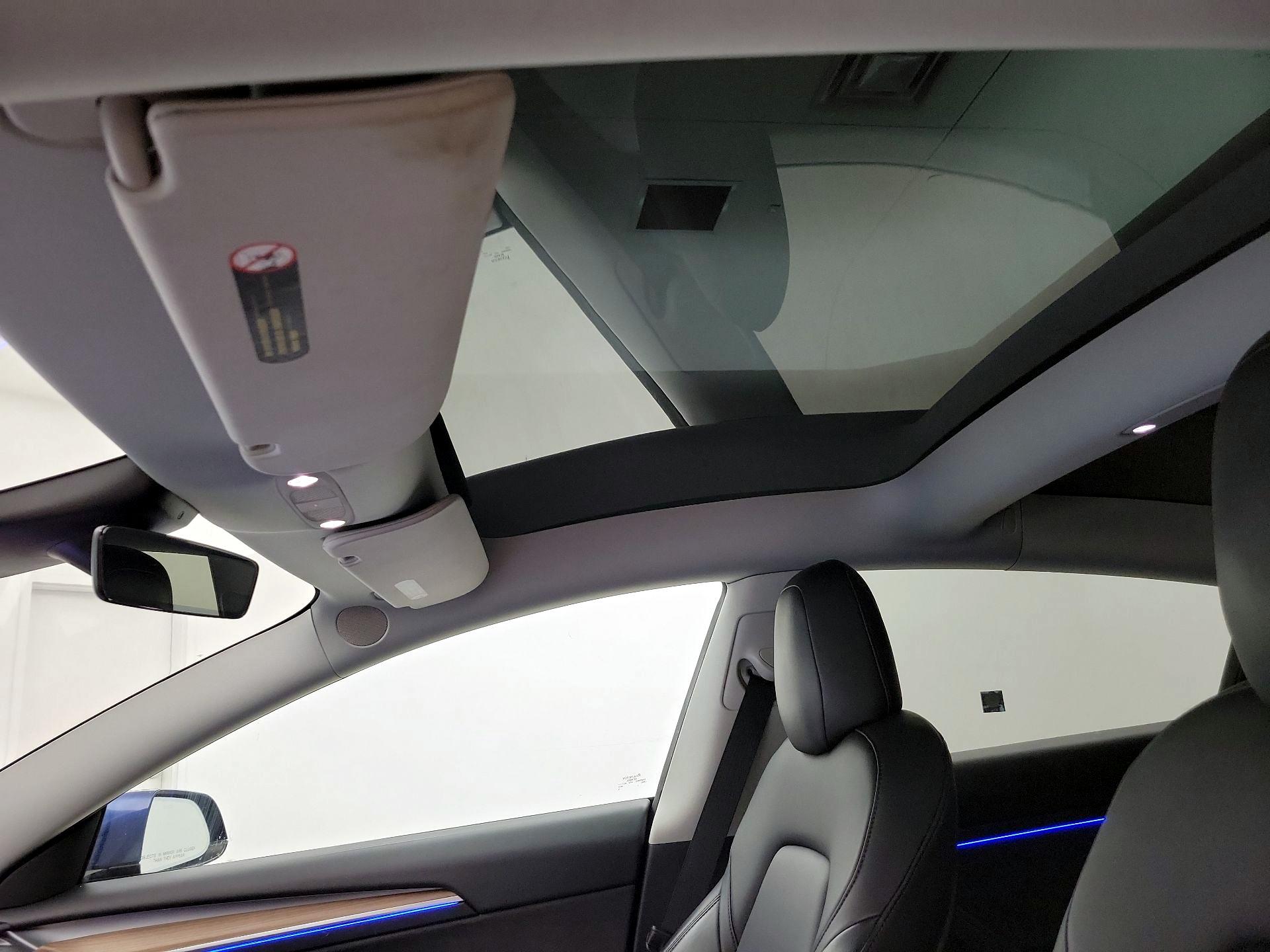 Thumbnail: 2022 Tesla Model 3 - 17