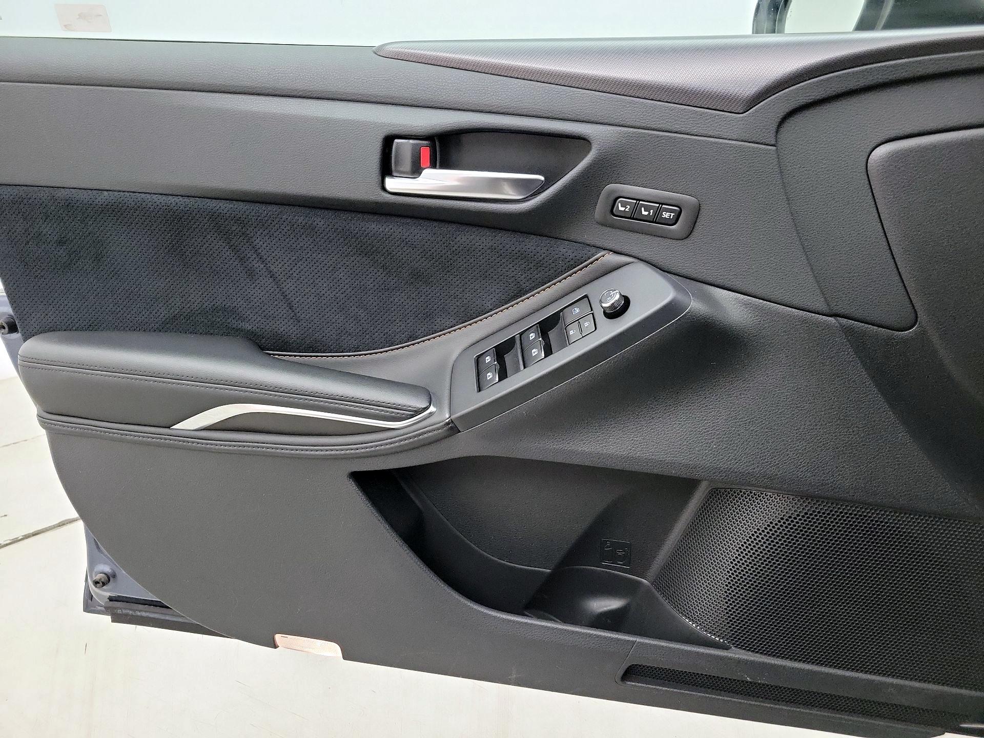 Thumbnail: 2019 Toyota Avalon - 12