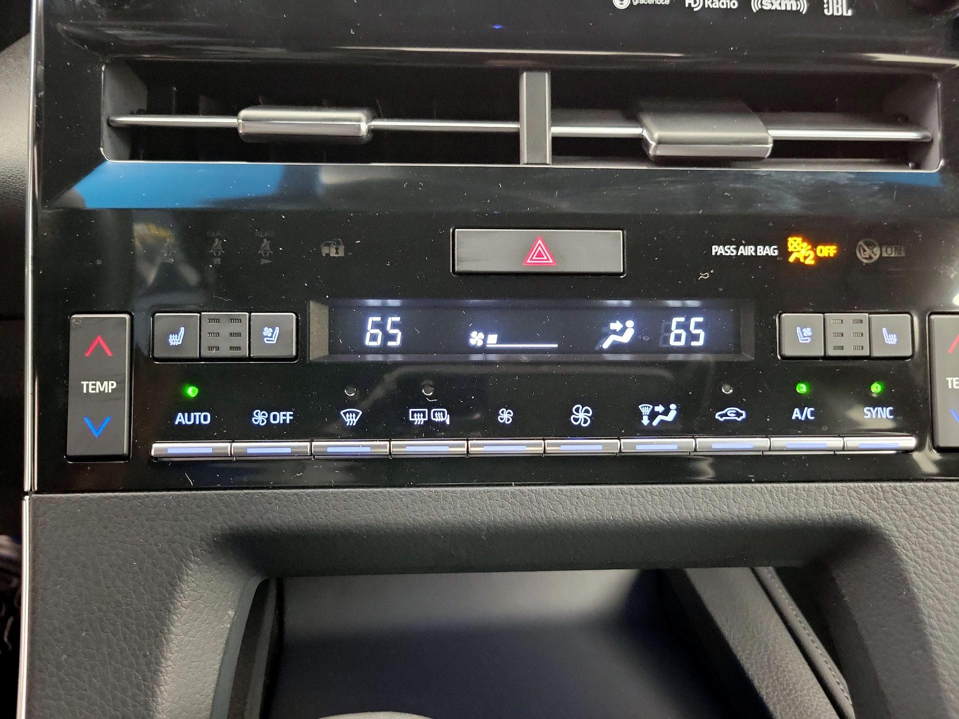 Thumbnail: 2019 Toyota Avalon - 17