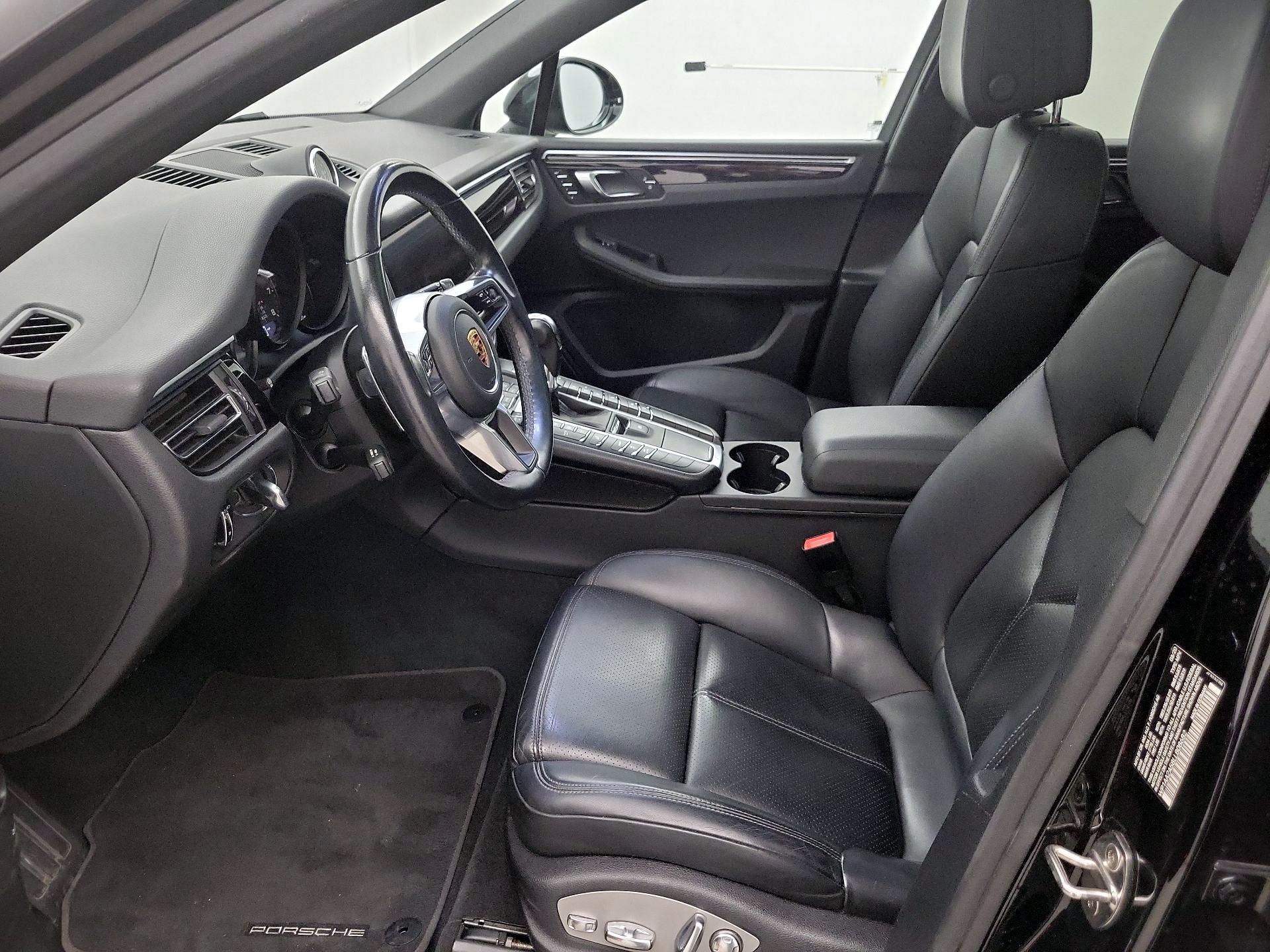 Thumbnail: 2020 Porsche Macan - 11