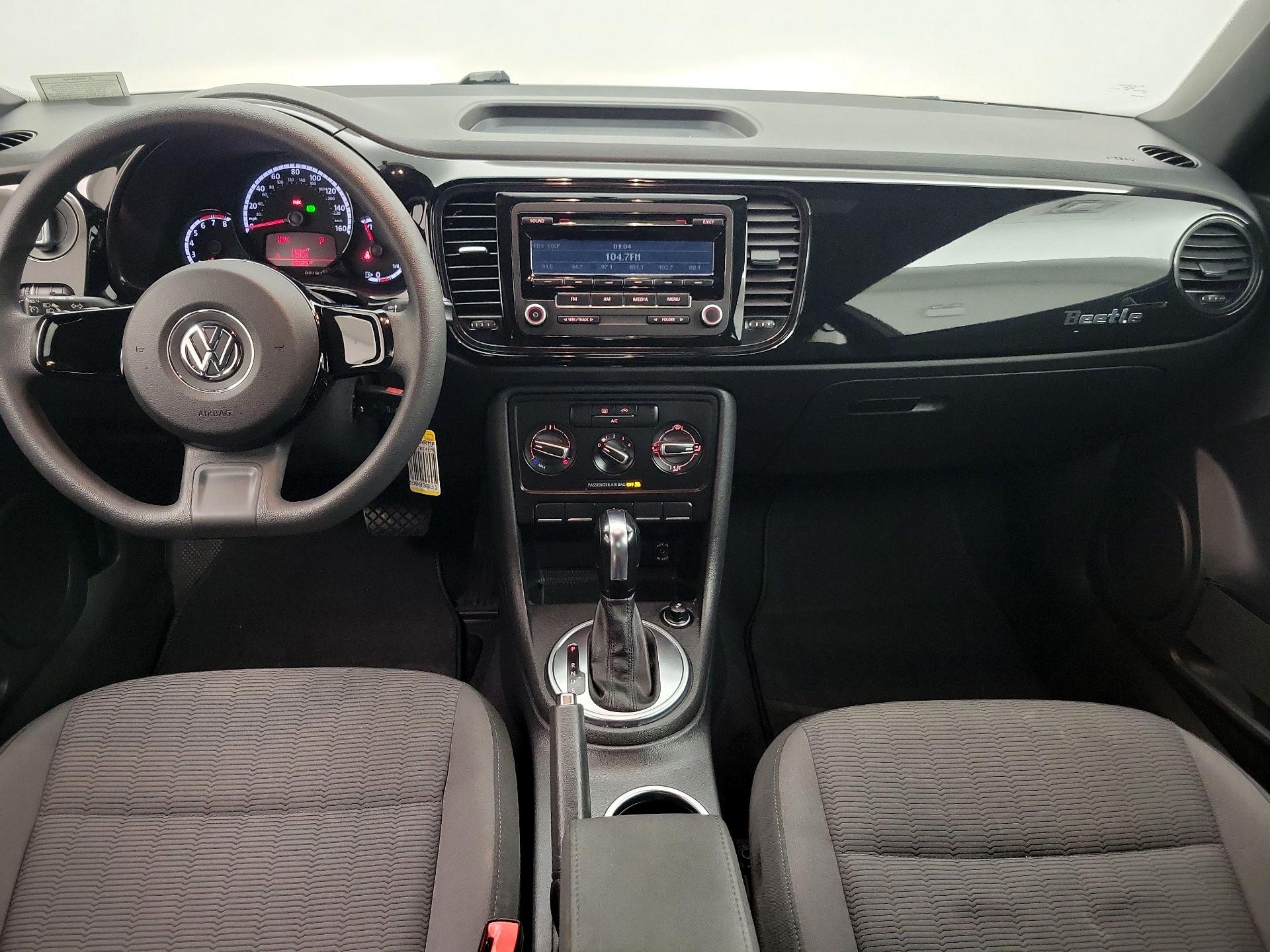 Thumbnail: 2014 Volkswagen Beetle - 9