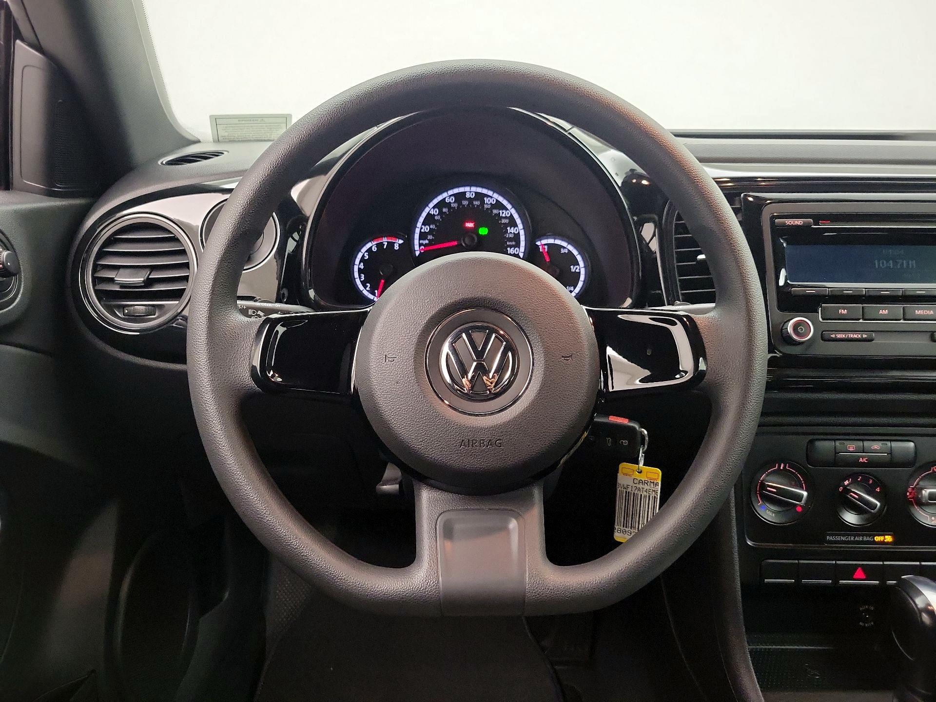 Thumbnail: 2014 Volkswagen Beetle - 10