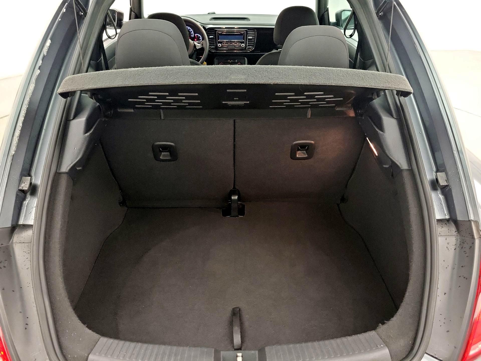 Thumbnail: 2014 Volkswagen Beetle - 19