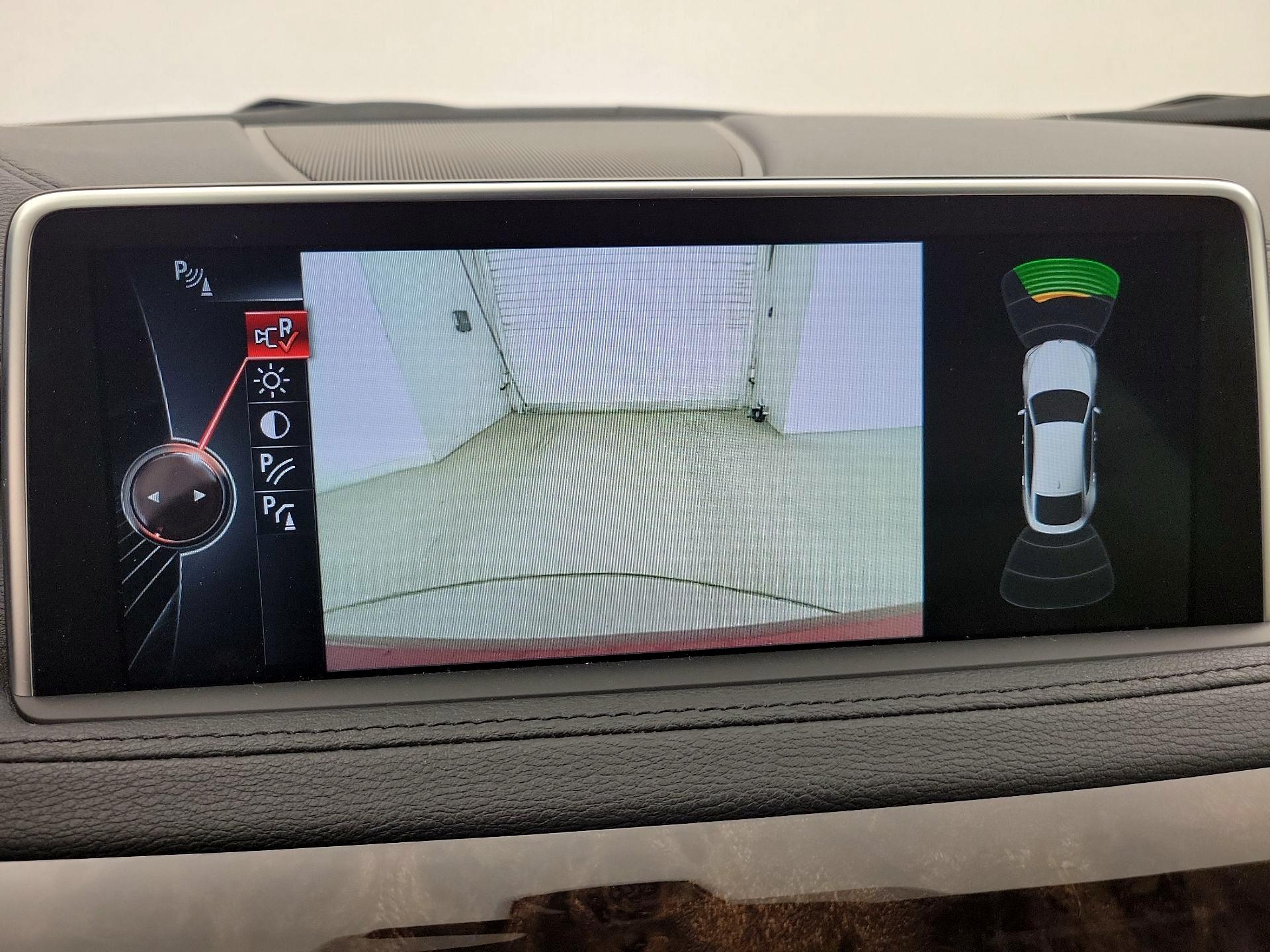 Thumbnail: 2016 BMW X6 - 15