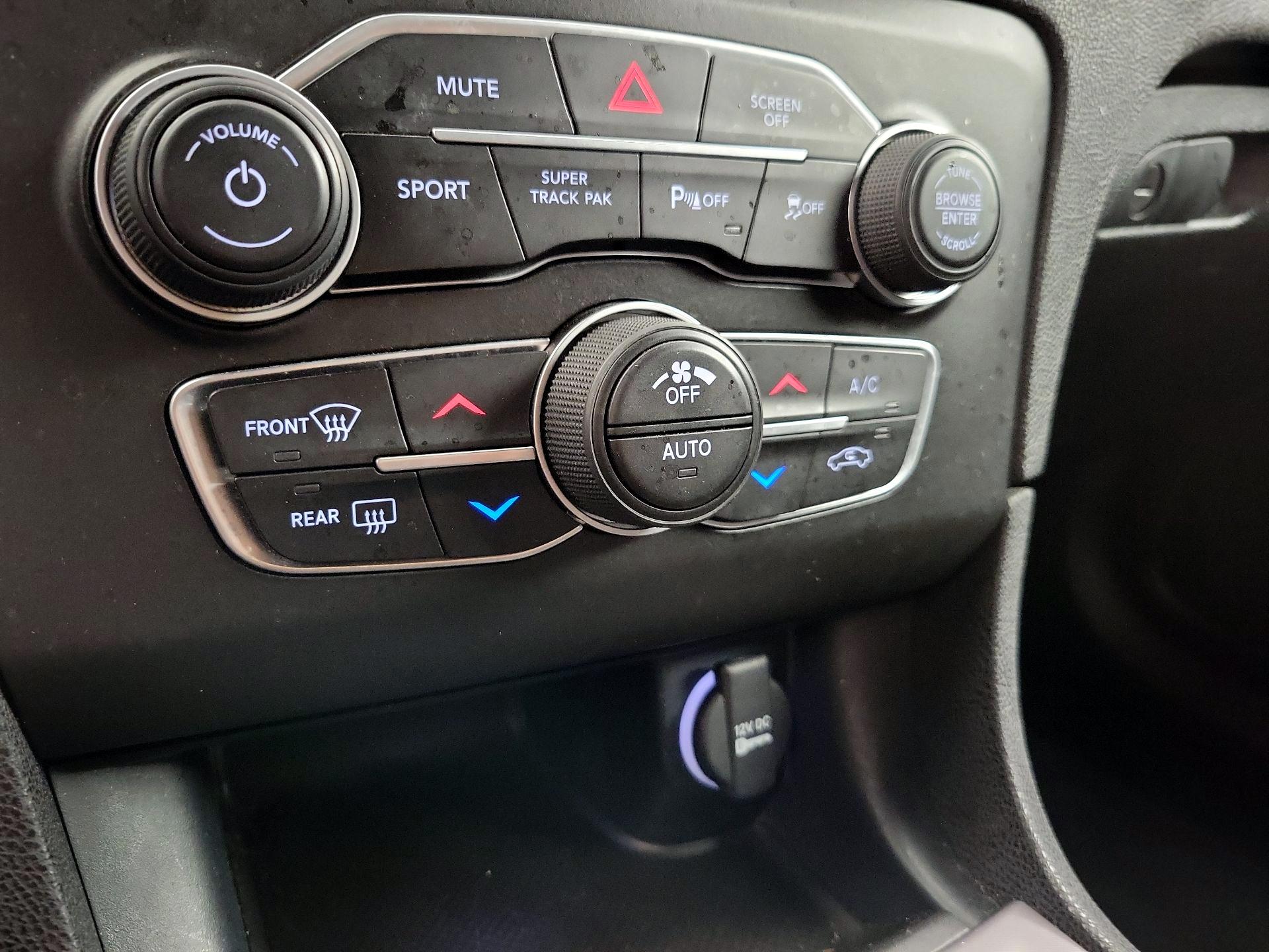 Thumbnail: 2022 Dodge Charger - 16