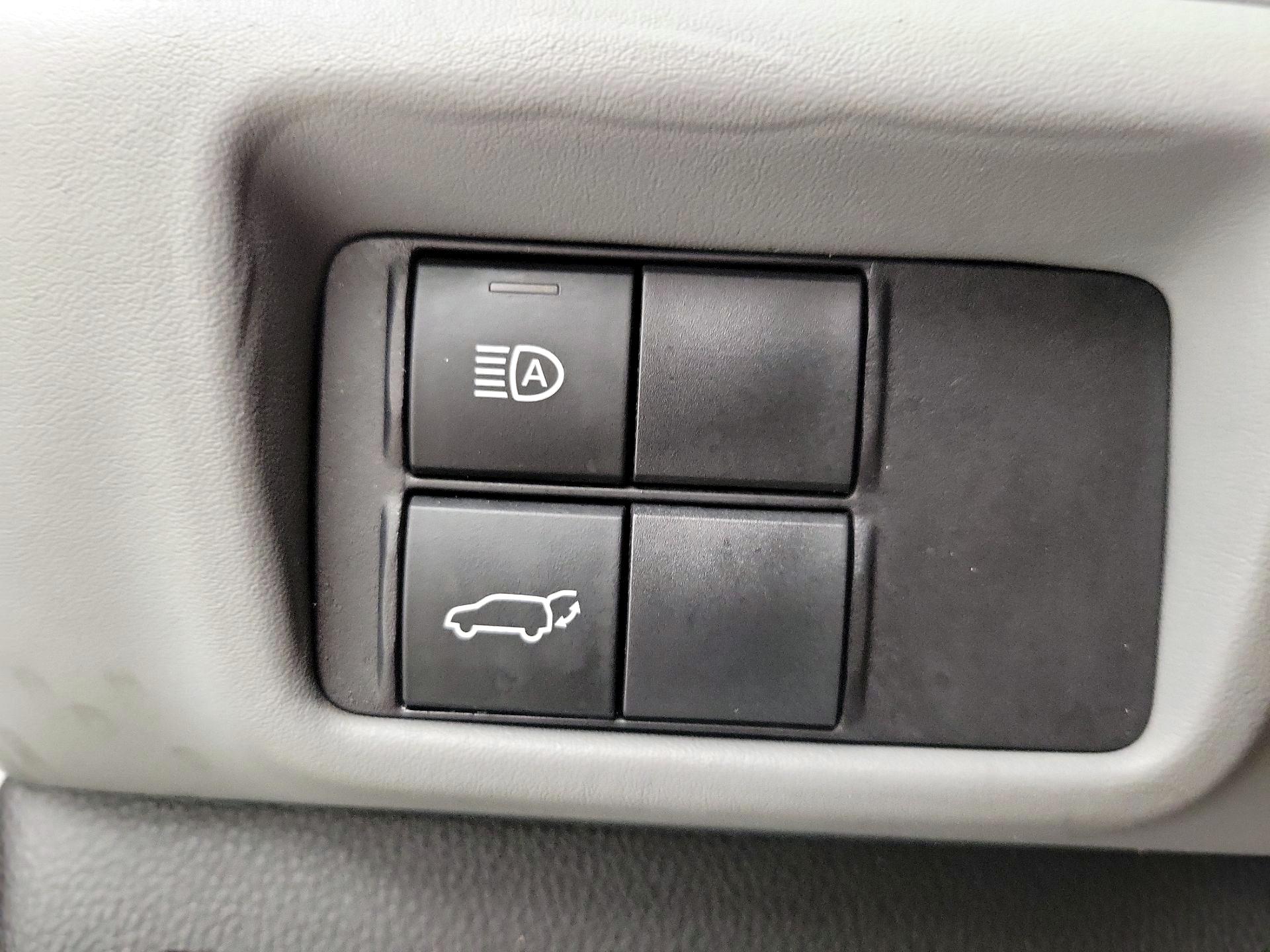 Thumbnail: 2020 Toyota Highlander - 13