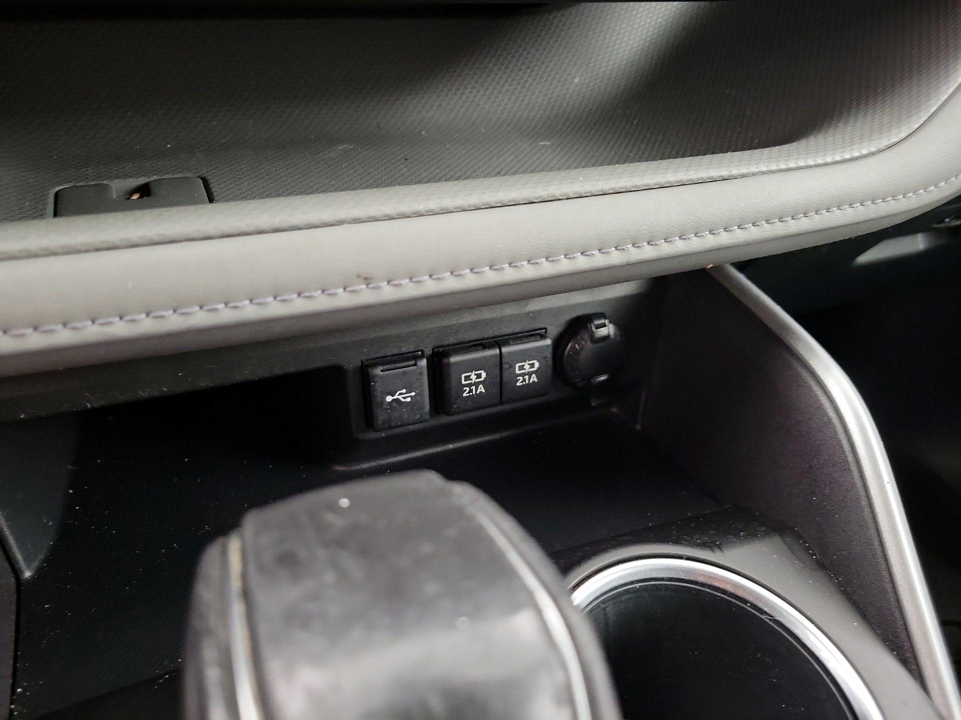 Thumbnail: 2020 Toyota Highlander - 18