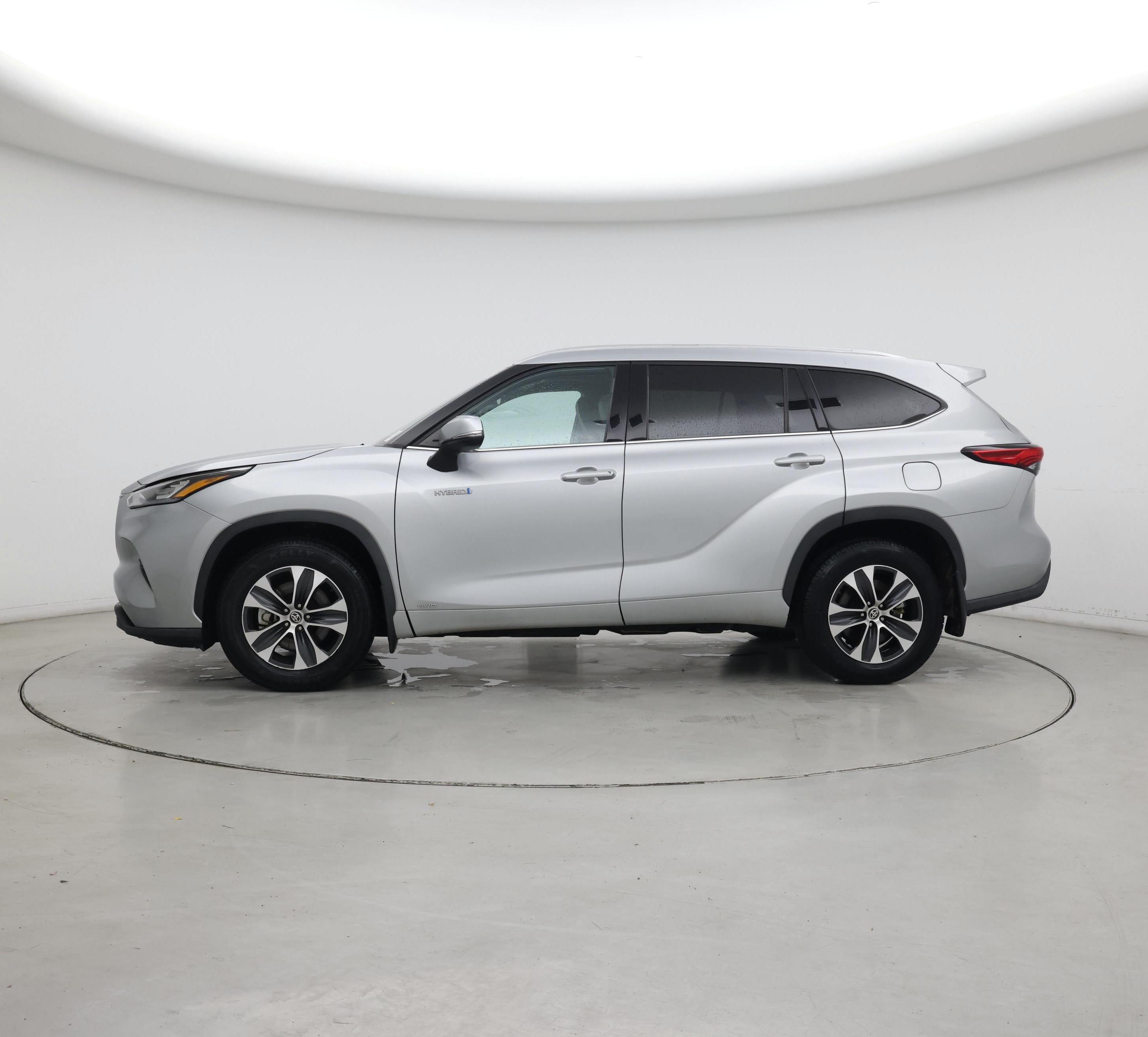 Thumbnail: 2020 Toyota Highlander - 3