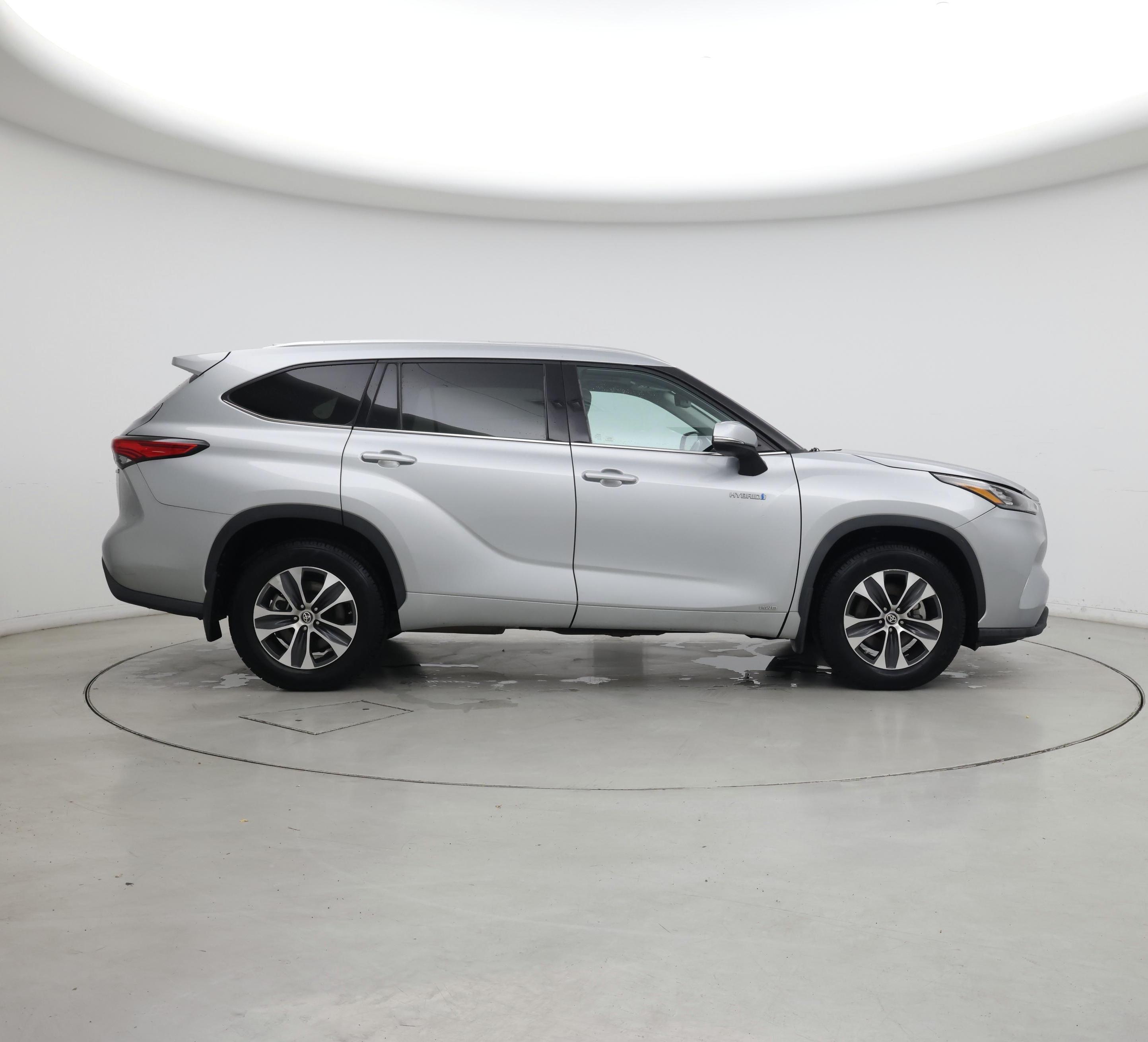 Thumbnail: 2020 Toyota Highlander - 7