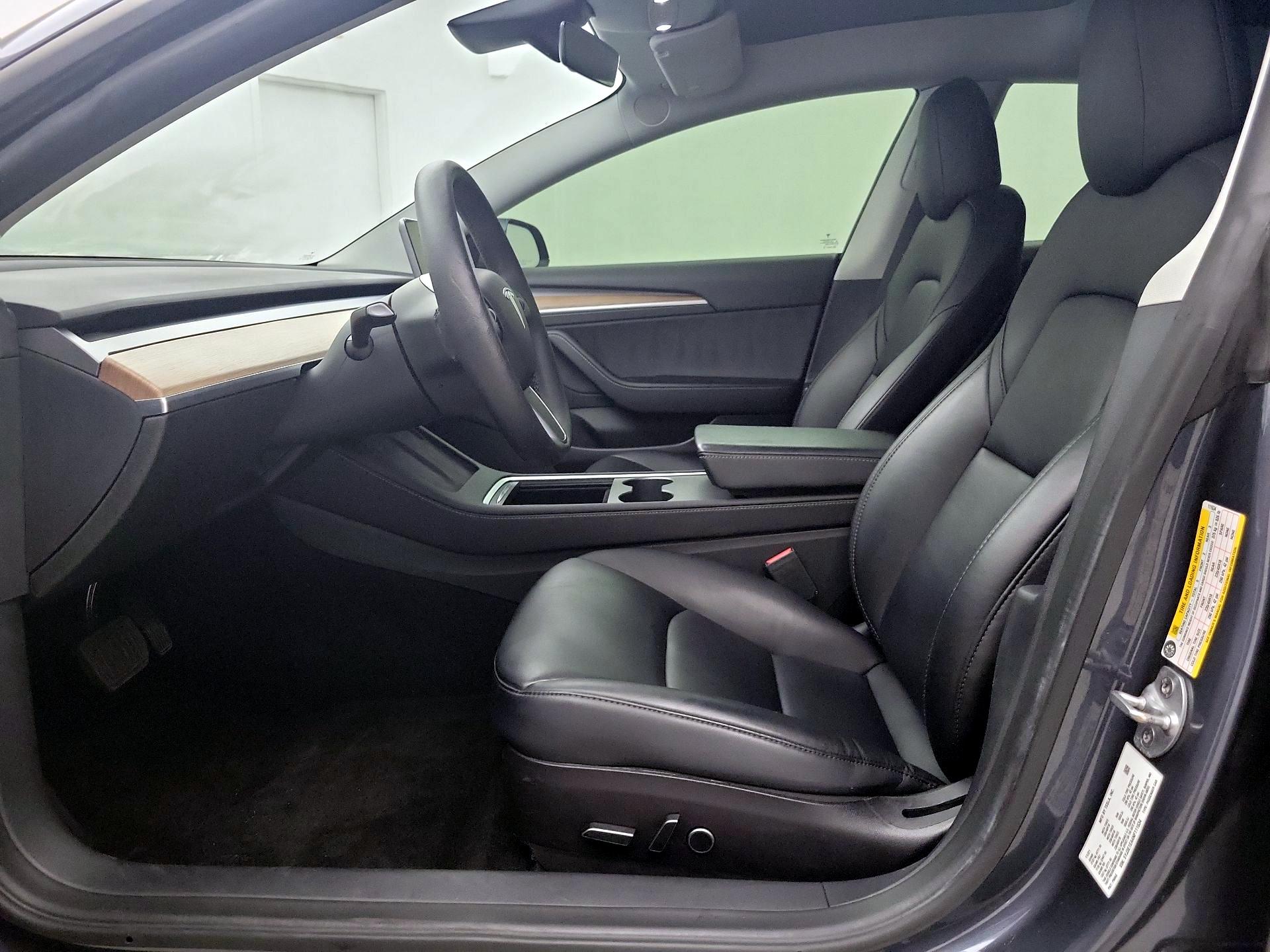 Thumbnail: 2022 Tesla Model 3 - 11