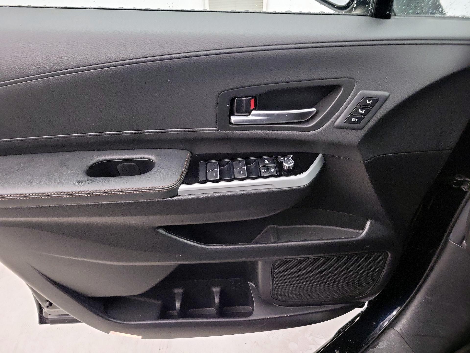 Thumbnail: 2025 Toyota Sienna - 12