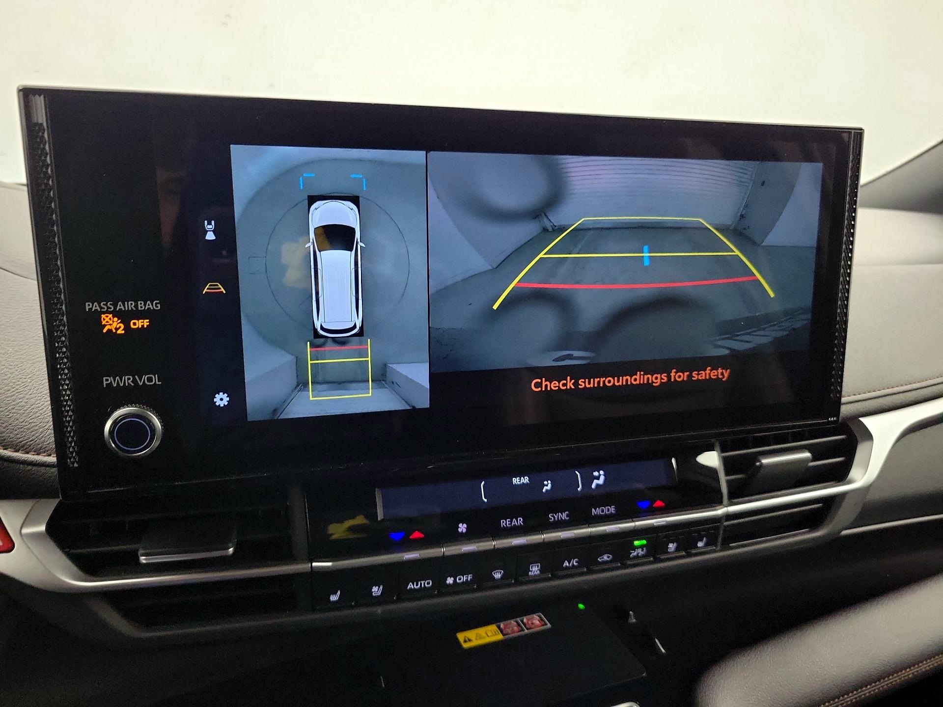 Thumbnail: 2025 Toyota Sienna - 14