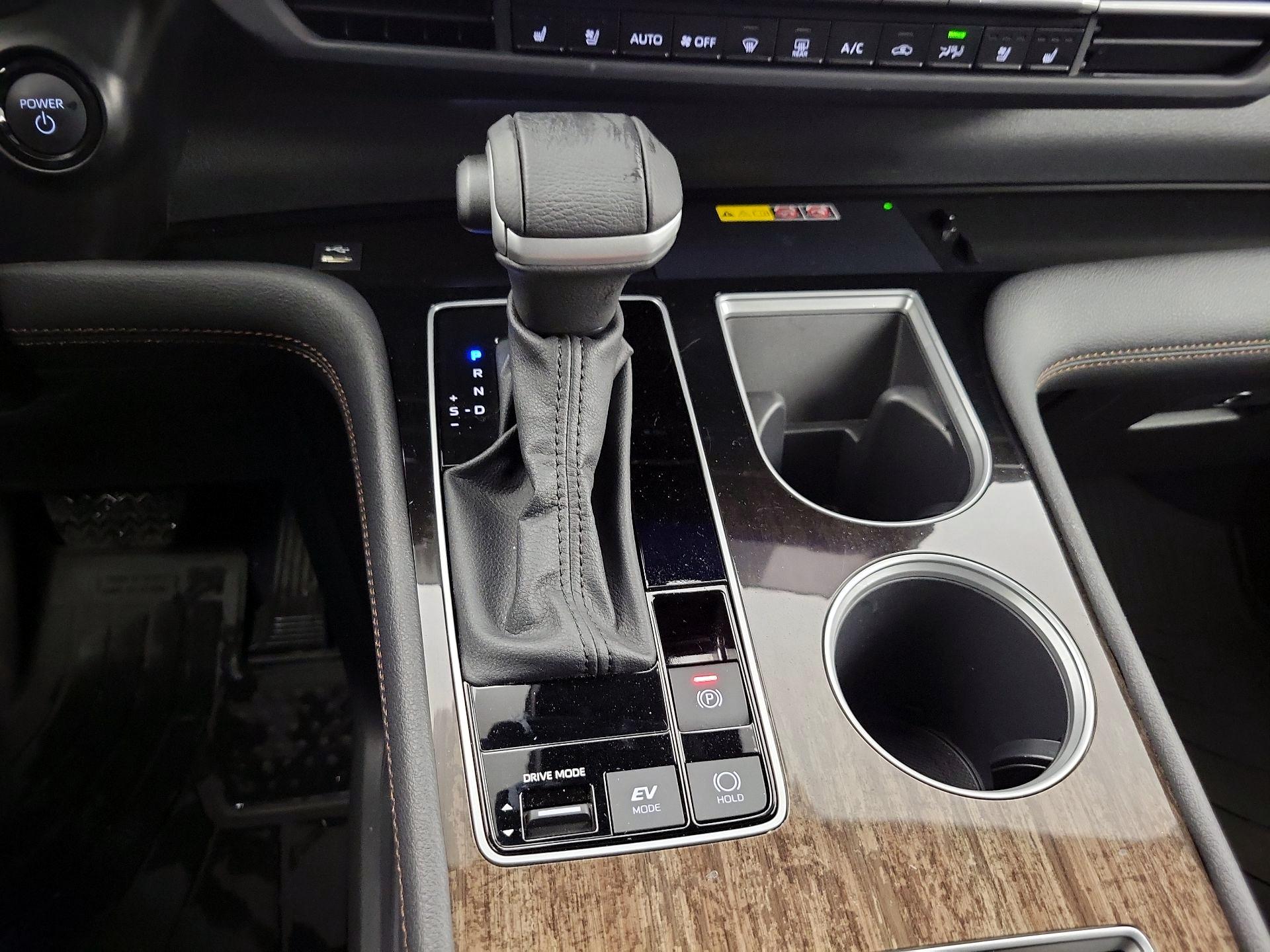 Thumbnail: 2025 Toyota Sienna - 17